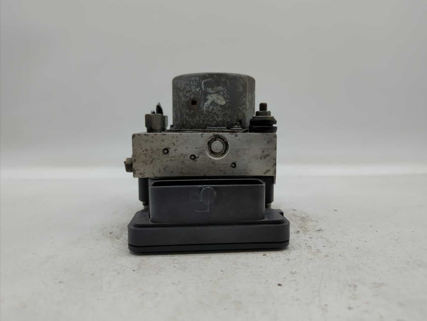 2014-2015 Nissan Rogue ABS Pump Control Module Replacement P/N:47660 4BF0A Fits Fits 2014 2015 OEM Used Auto Parts - Oemused
