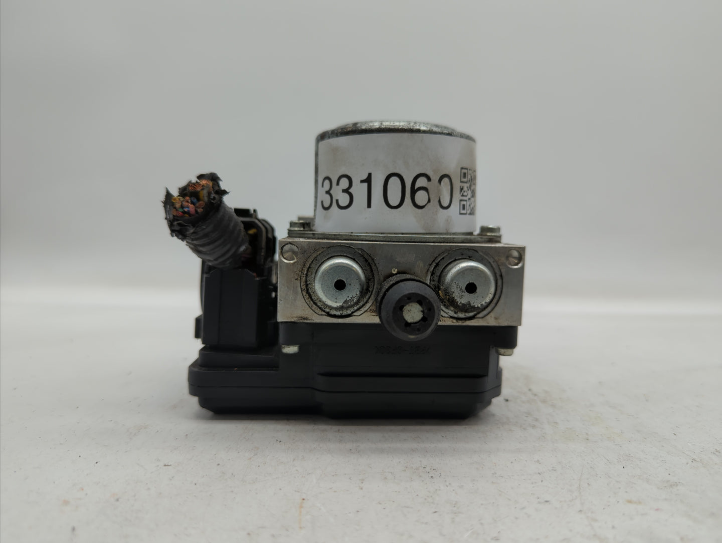 2012-2015 Nissan Rogue ABS Pump Control Module Replacement P/N:47660 JM14A Fits Fits 2012 2013 2014 2015 OEM Used Auto Parts