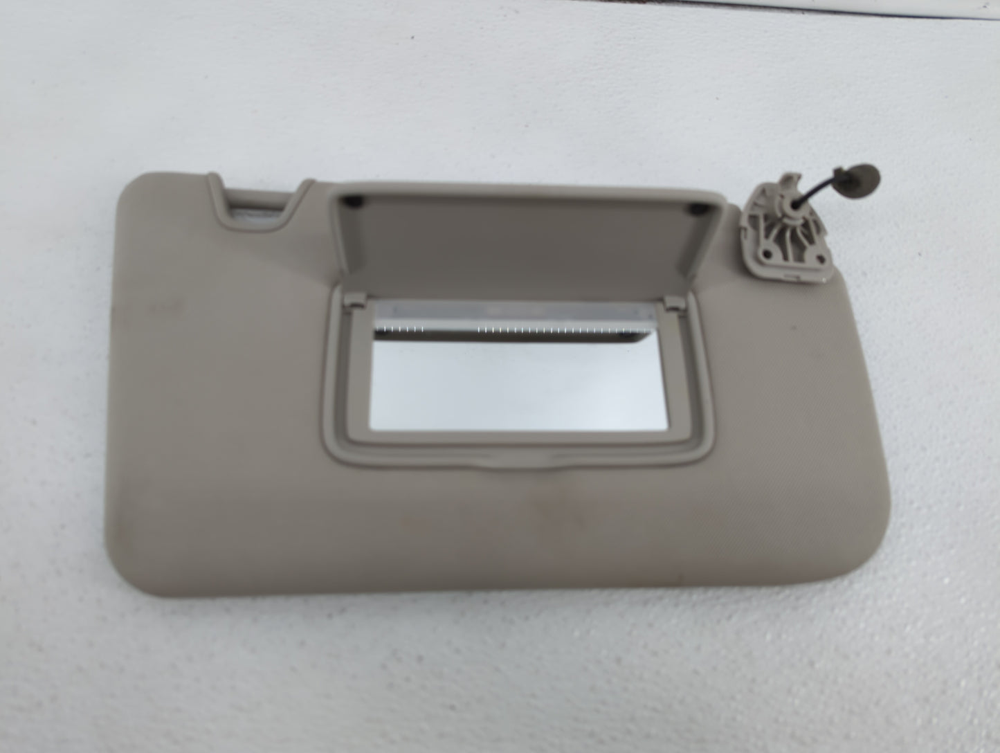 2014-2017 Nissan Rogue Sun Visor Shade Replacement Passenger Right Mirror Fits Fits 2014 2015 2016 2017 OEM Used Auto Parts 