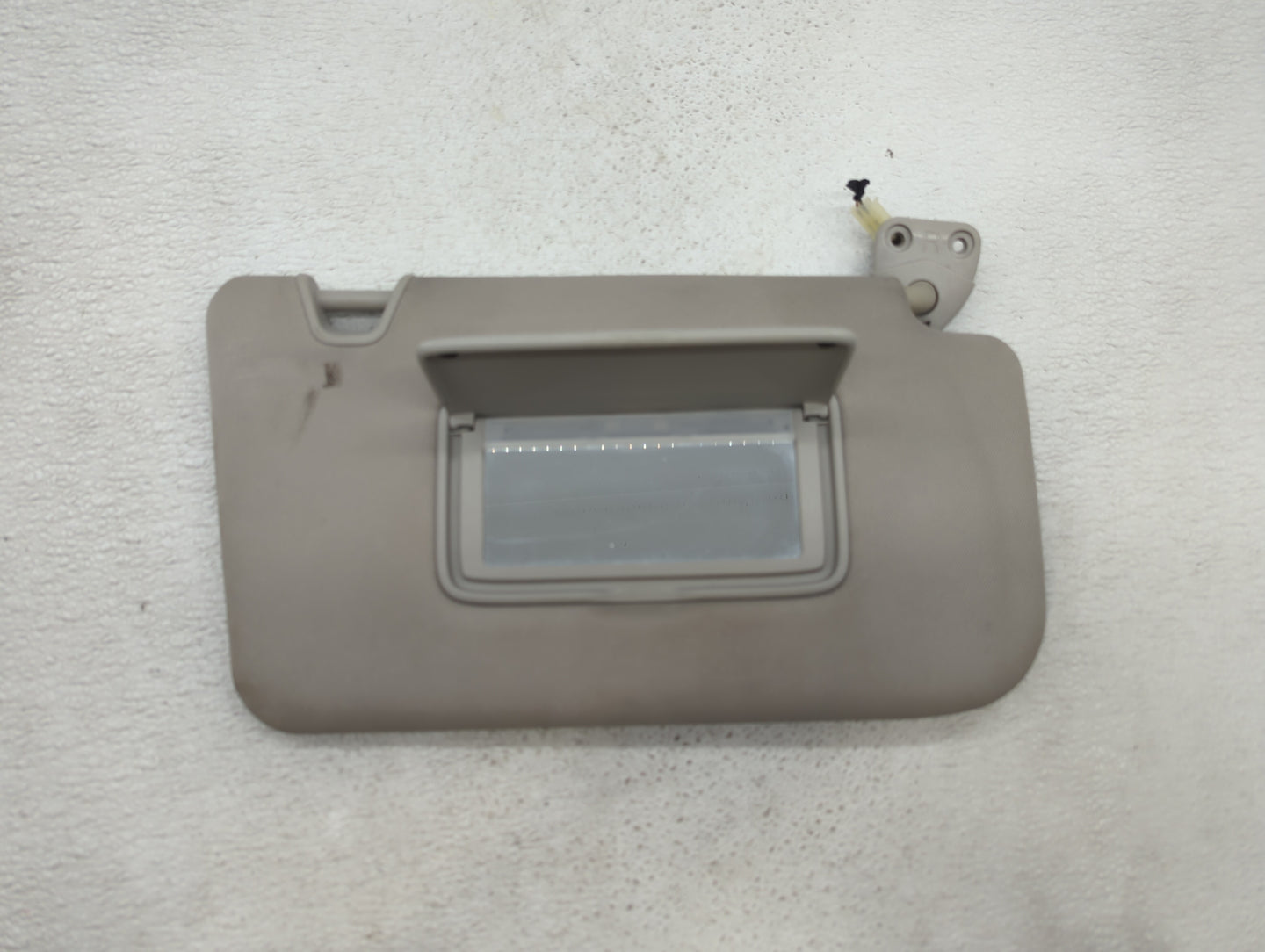 2014-2017 Nissan Rogue Sun Visor Shade Replacement Passenger Right Mirror Fits Fits 2014 2015 2016 2017 OEM Used Auto Parts 