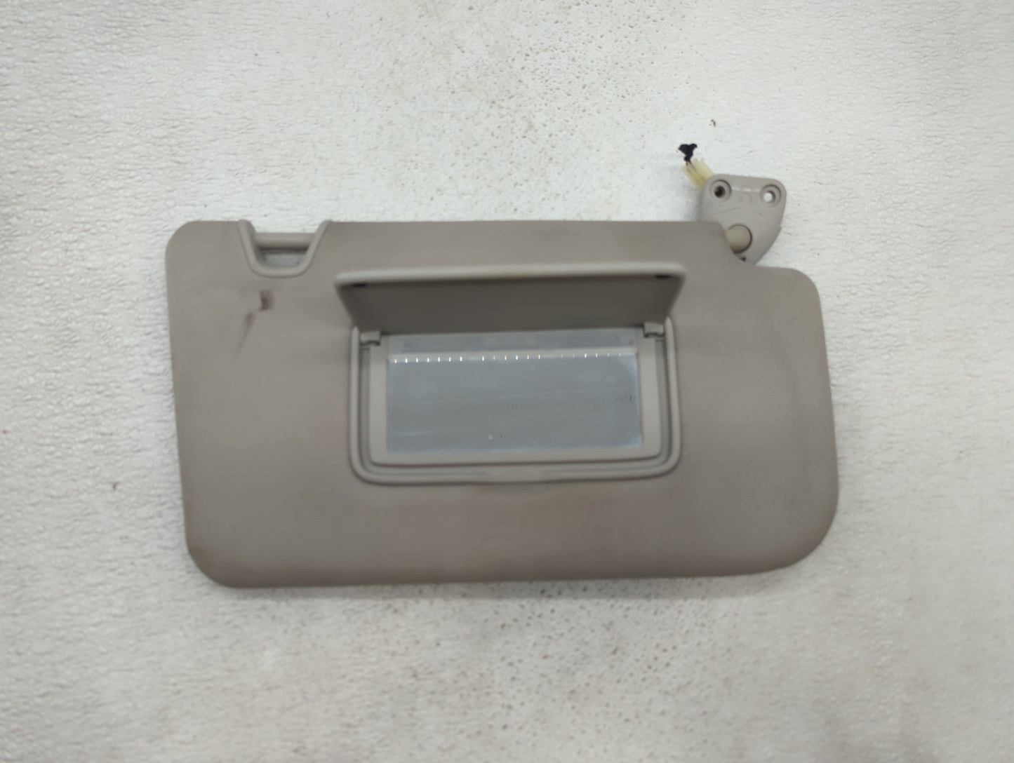 2014-2017 Nissan Rogue Sun Visor Shade Replacement Passenger Right Mirror Fits Fits 2014 2015 2016 2017 OEM Used Auto Parts 