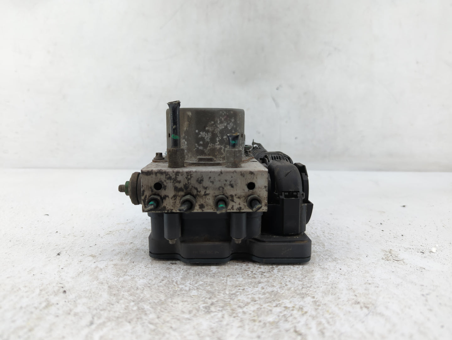 2014-2015 Nissan Rogue ABS Pump Control Module Replacement P/N:47660 4BL0A 47660 4BF0A Fits Fits 2014 2015 OEM Used Auto Par