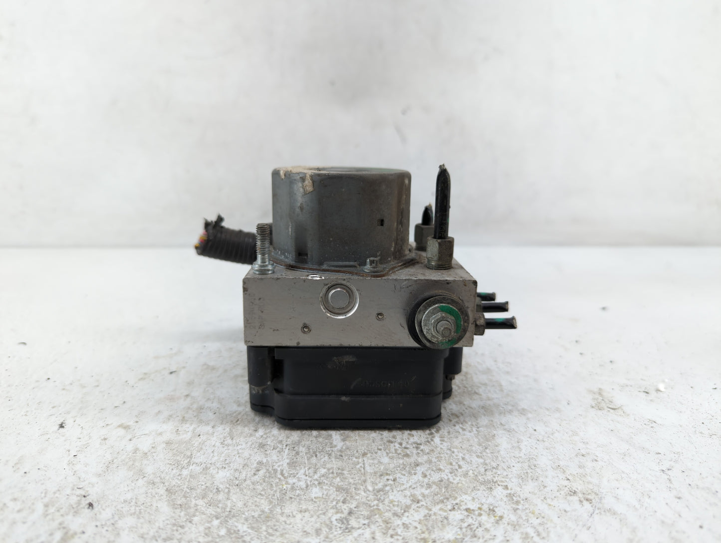 2014-2015 Nissan Rogue ABS Pump Control Module Replacement P/N:47660 4BL0A 47660 4BF0A Fits Fits 2014 2015 OEM Used Auto Par