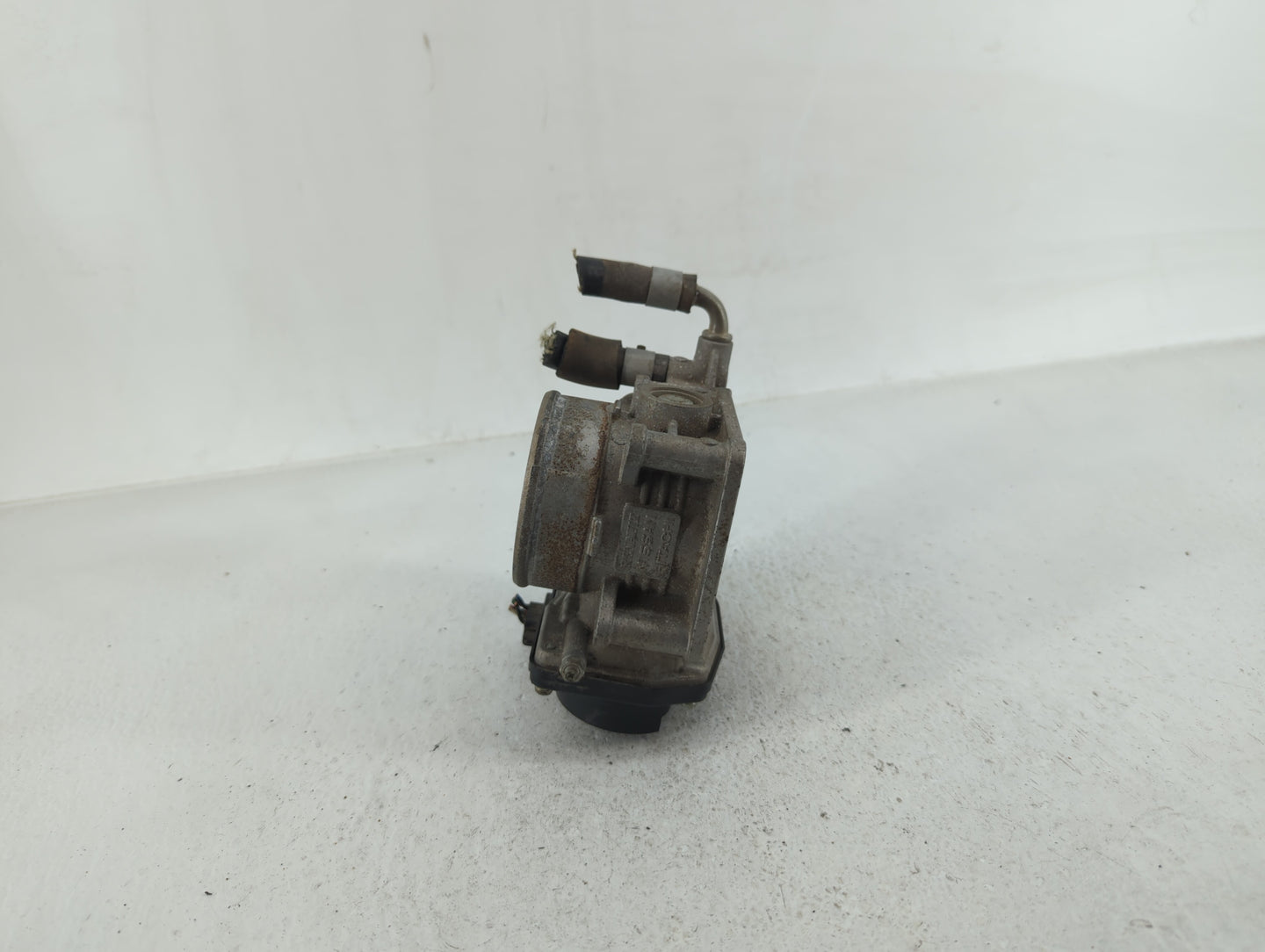2011-2015 Nissan Rogue Throttle Body P/N:526-01 RME60-15 Fits Fits 2011 2012 2013 2014 2015 OEM Used Auto Parts - Oemusedaut