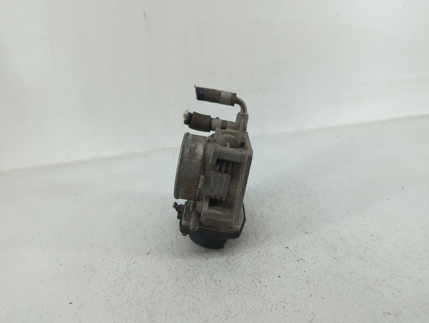 2011-2015 Nissan Rogue Throttle Body P/N:526-01 RME60-15 Fits Fits 2011 2012 2013 2014 2015 OEM Used Auto Parts - Oemusedaut