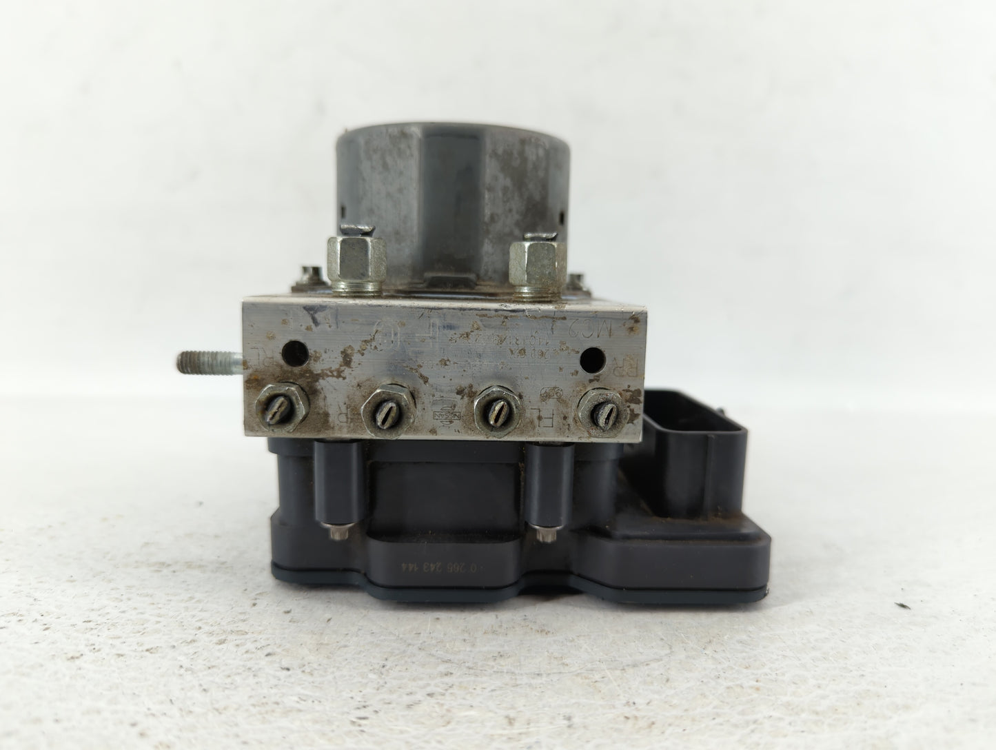 2014-2015 Nissan Rogue ABS Pump Control Module Replacement P/N:47660-4BF0A Fits Fits 2014 2015 OEM Used Auto Parts - Oemused