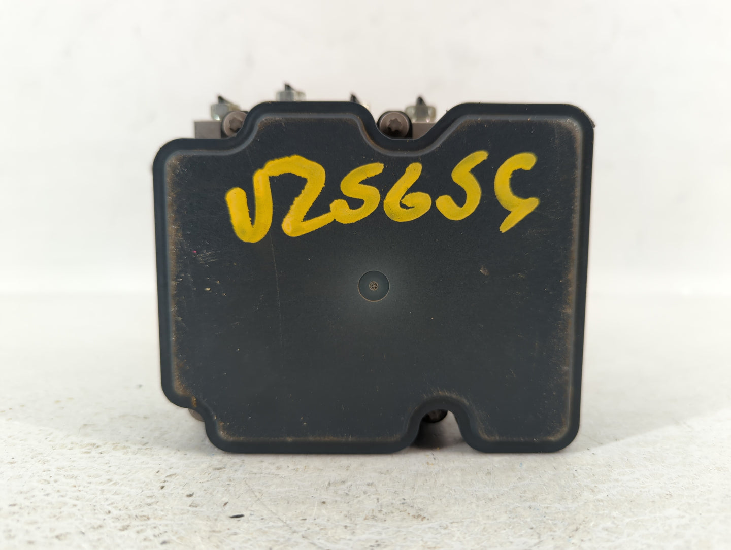 2014-2015 Nissan Rogue ABS Pump Control Module Replacement P/N:47660-4BF0A Fits Fits 2014 2015 OEM Used Auto Parts - Oemused