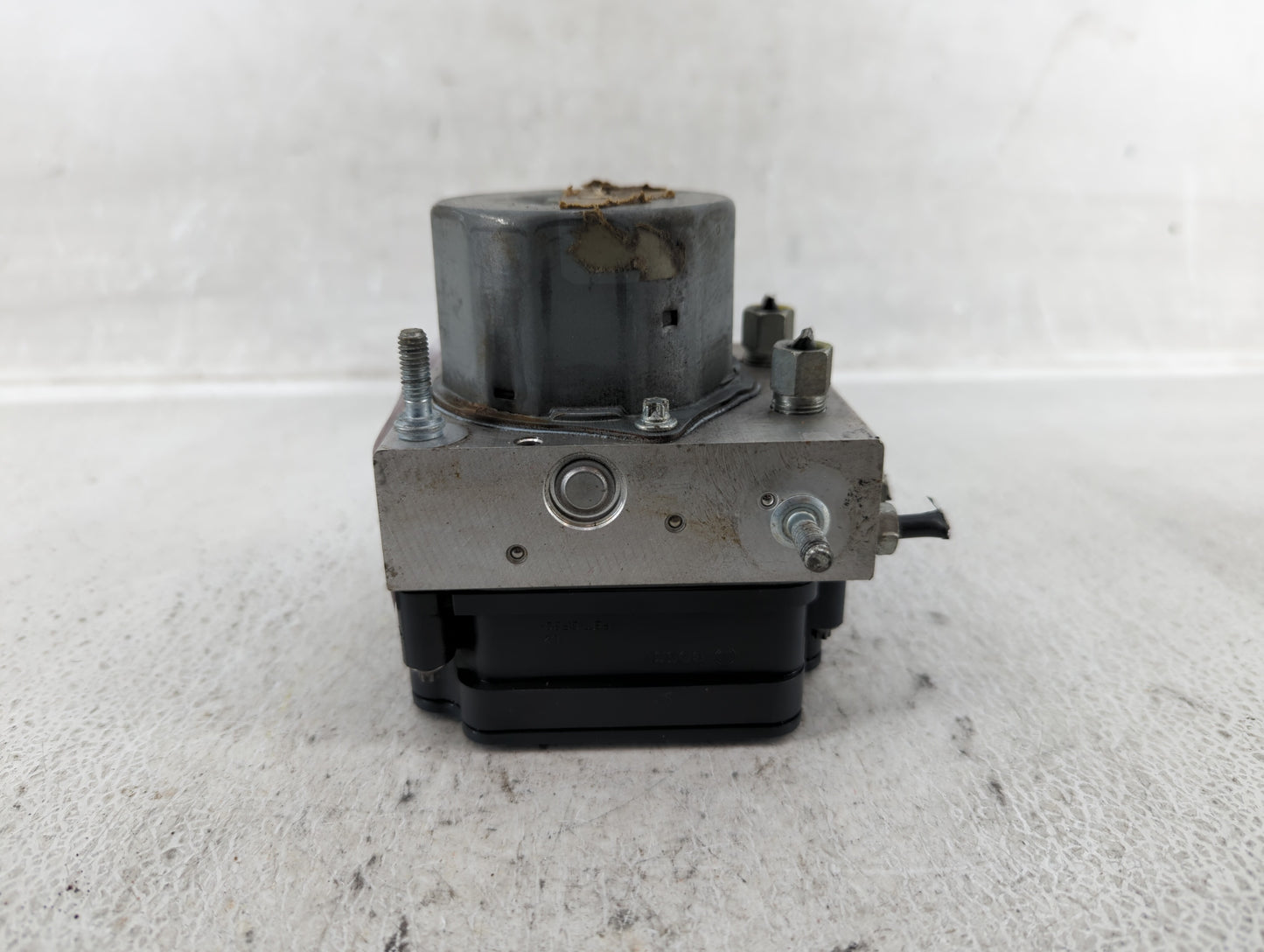 2014-2015 Nissan Rogue ABS Pump Control Module Replacement P/N:47660 4BA0A Fits Fits 2014 2015 OEM Used Auto Parts - Oemused