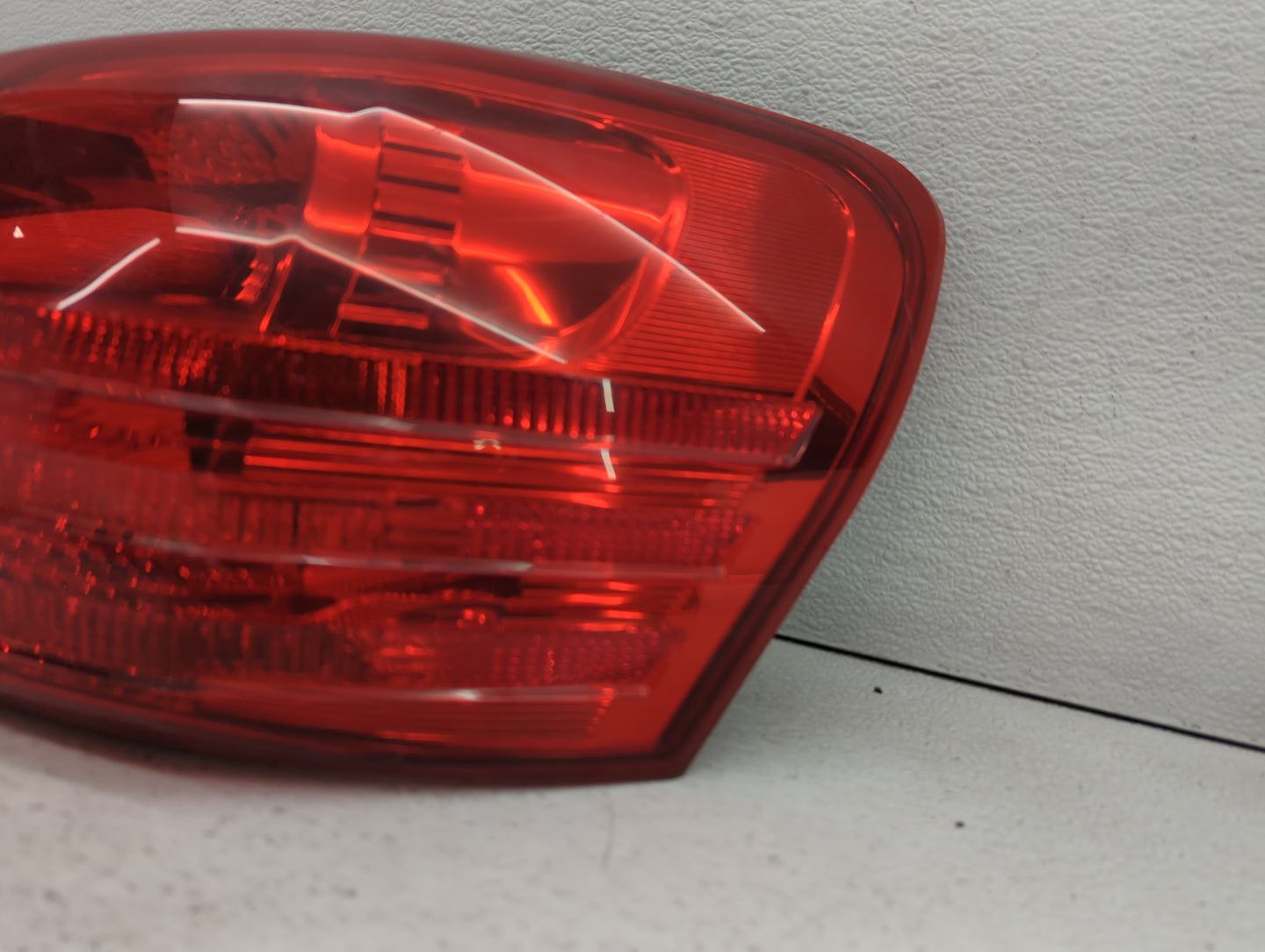 2008-2015 Nissan Rogue Tail Light Assembly Passenger Right OEM P/N:C83 Fits Fits 2008 2009 2010 2011 2012 2013 2014 2015 OEM