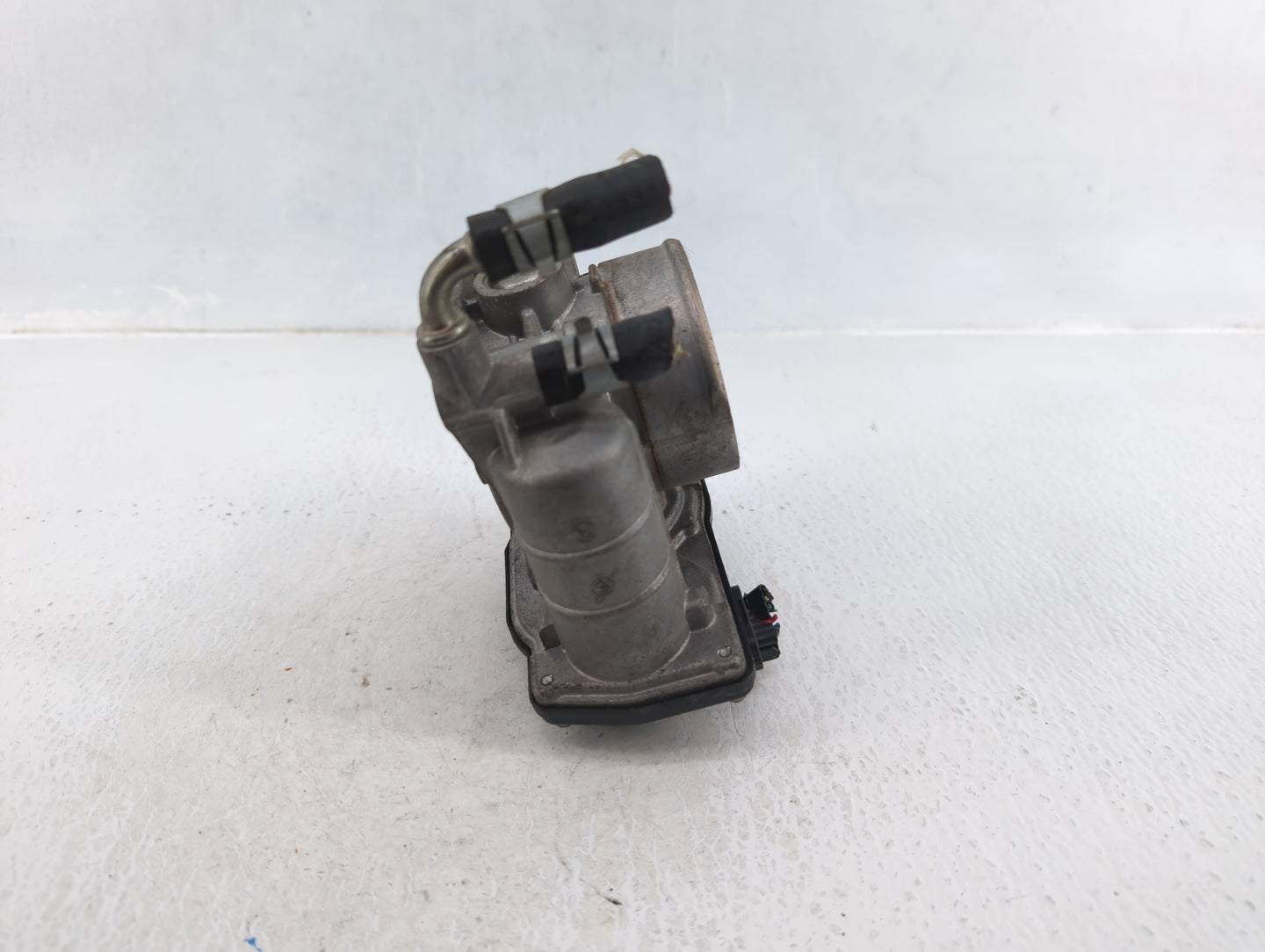 2011-2015 Nissan Rogue Throttle Body P/N:RME60-15 Fits Fits 2011 2012 2013 2014 2015 OEM Used Auto Parts - Oemusedautoparts1