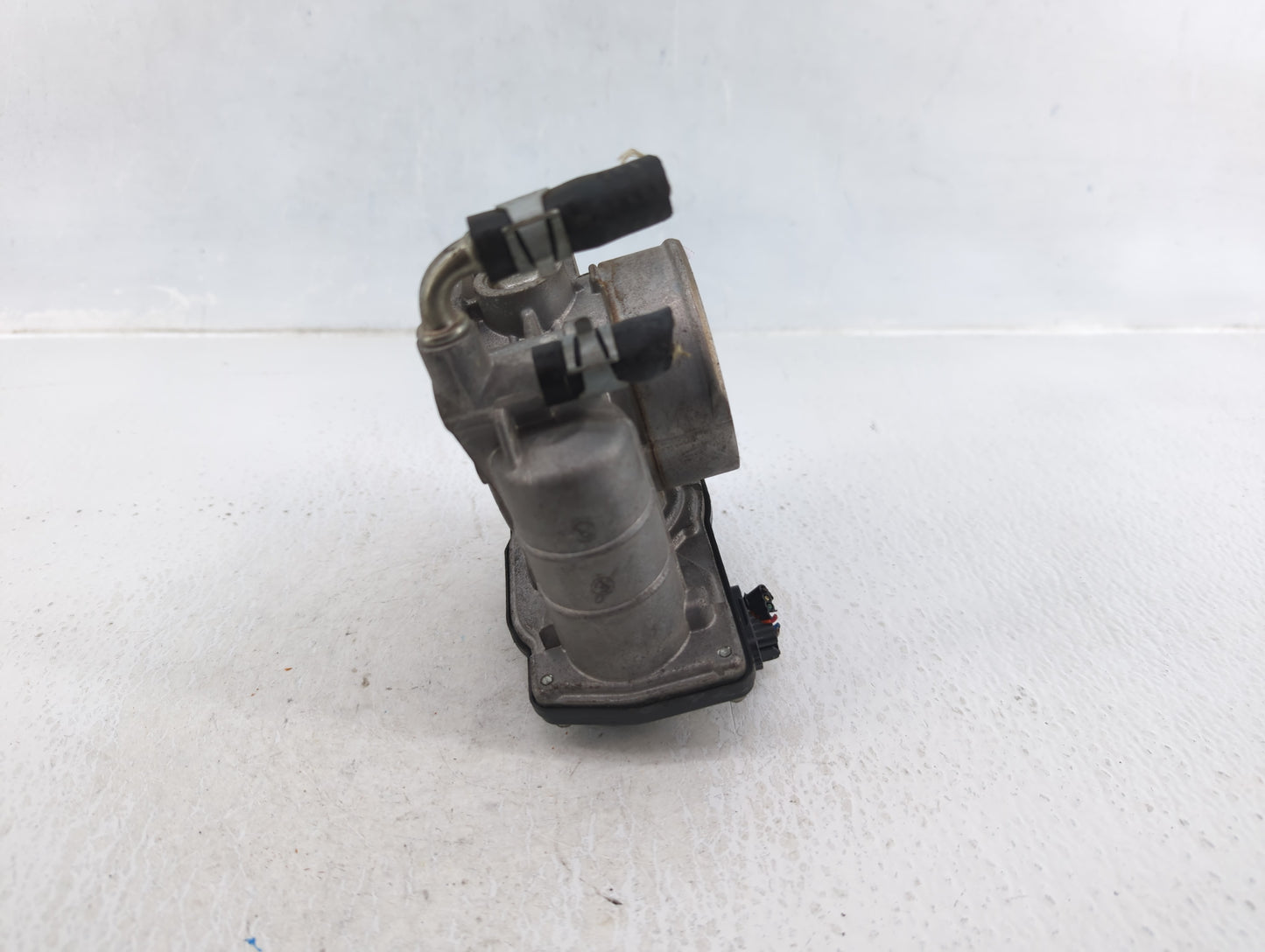 2011-2015 Nissan Rogue Throttle Body P/N:RME60-15 Fits Fits 2011 2012 2013 2014 2015 OEM Used Auto Parts - Oemusedautoparts1