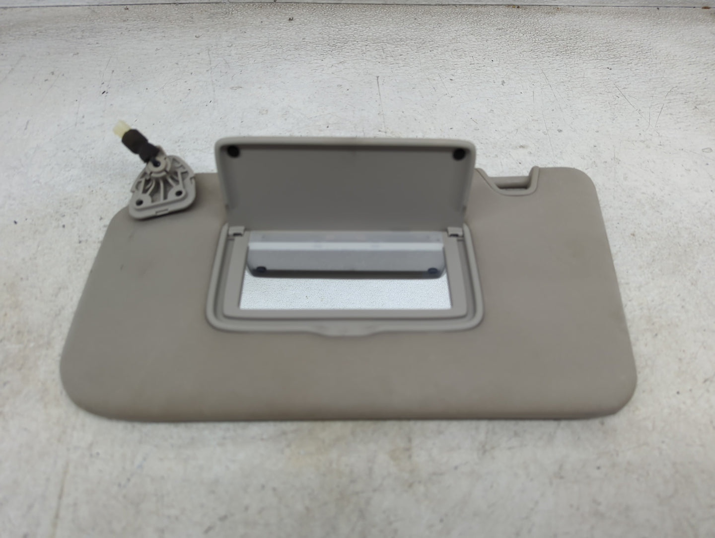 2014-2017 Nissan Rogue Sun Visor Shade Replacement Driver Left Mirror Fits Fits 2014 2015 2016 2017 OEM Used Auto Parts - Oe