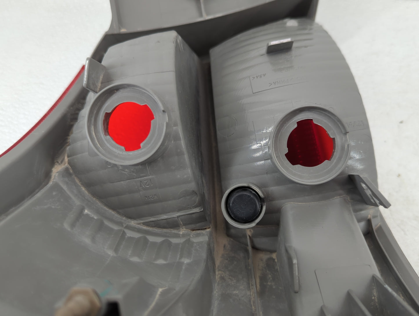 2008-2015 Nissan Rogue Tail Light Assembly Passenger Right OEM Fits Fits 2008 2009 2010 2011 2012 2013 2014 2015 OEM Used Au