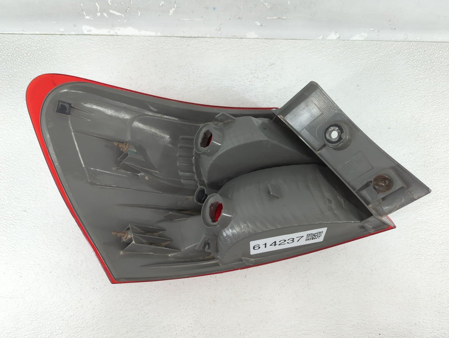 2008-2015 Nissan Rogue Tail Light Assembly Passenger Right OEM Fits Fits 2008 2009 2010 2011 2012 2013 2014 2015 OEM Used Au