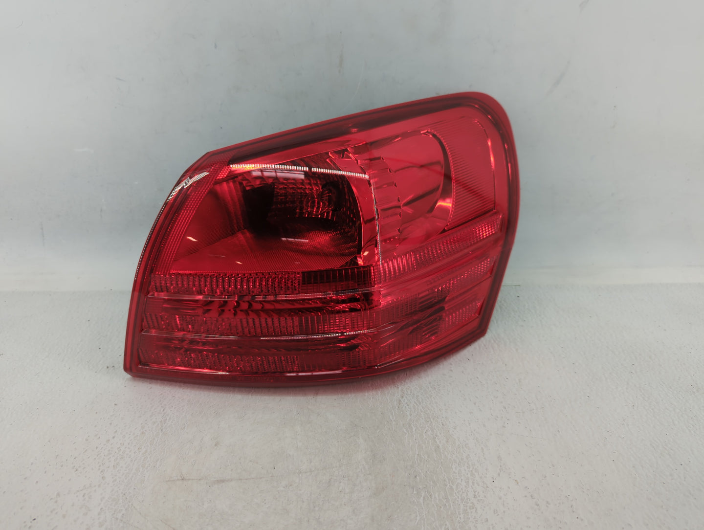 2014-2017 Nissan Rogue Tail Light Assembly Passenger Right OEM Fits Fits 2014 2015 2016 2017 OEM Used Auto Parts - Oemusedau