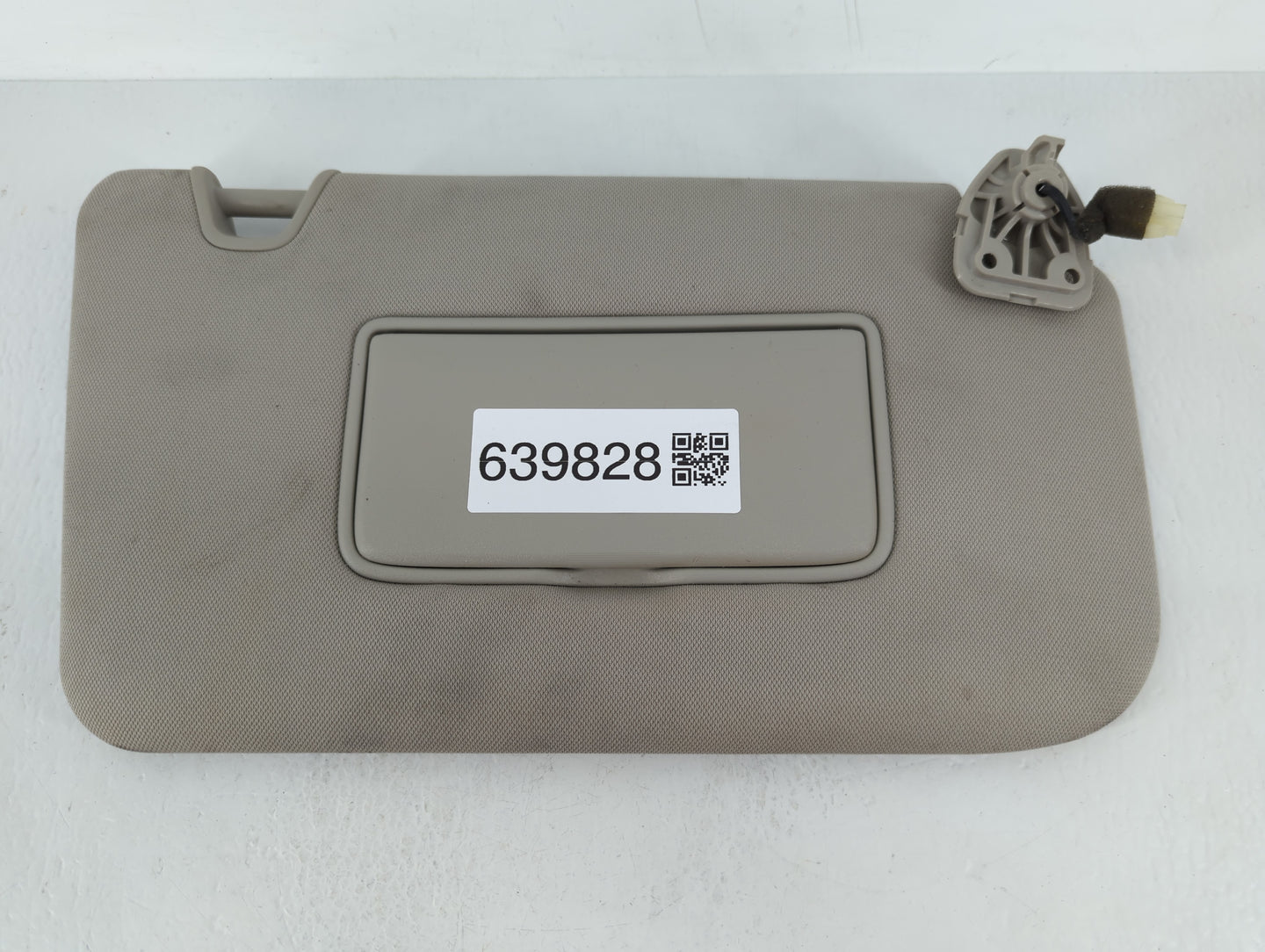 2014-2017 Nissan Rogue Sun Visor Shade Replacement Passenger Right Mirror Fits Fits 2014 2015 2016 2017 OEM Used Auto Parts 