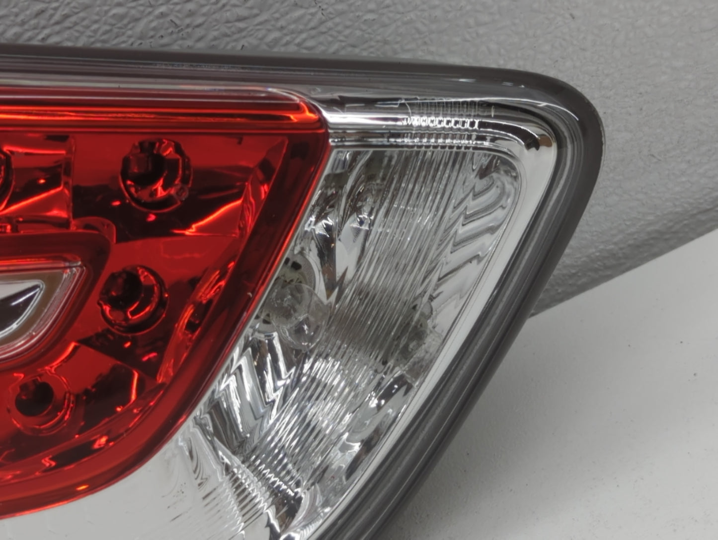 2009-2015 Nissan Rogue Tail Light Assembly Passenger Right OEM P/N:949 689 SAE R Fits Fits 2009 2010 2011 2012 2013 2014 201