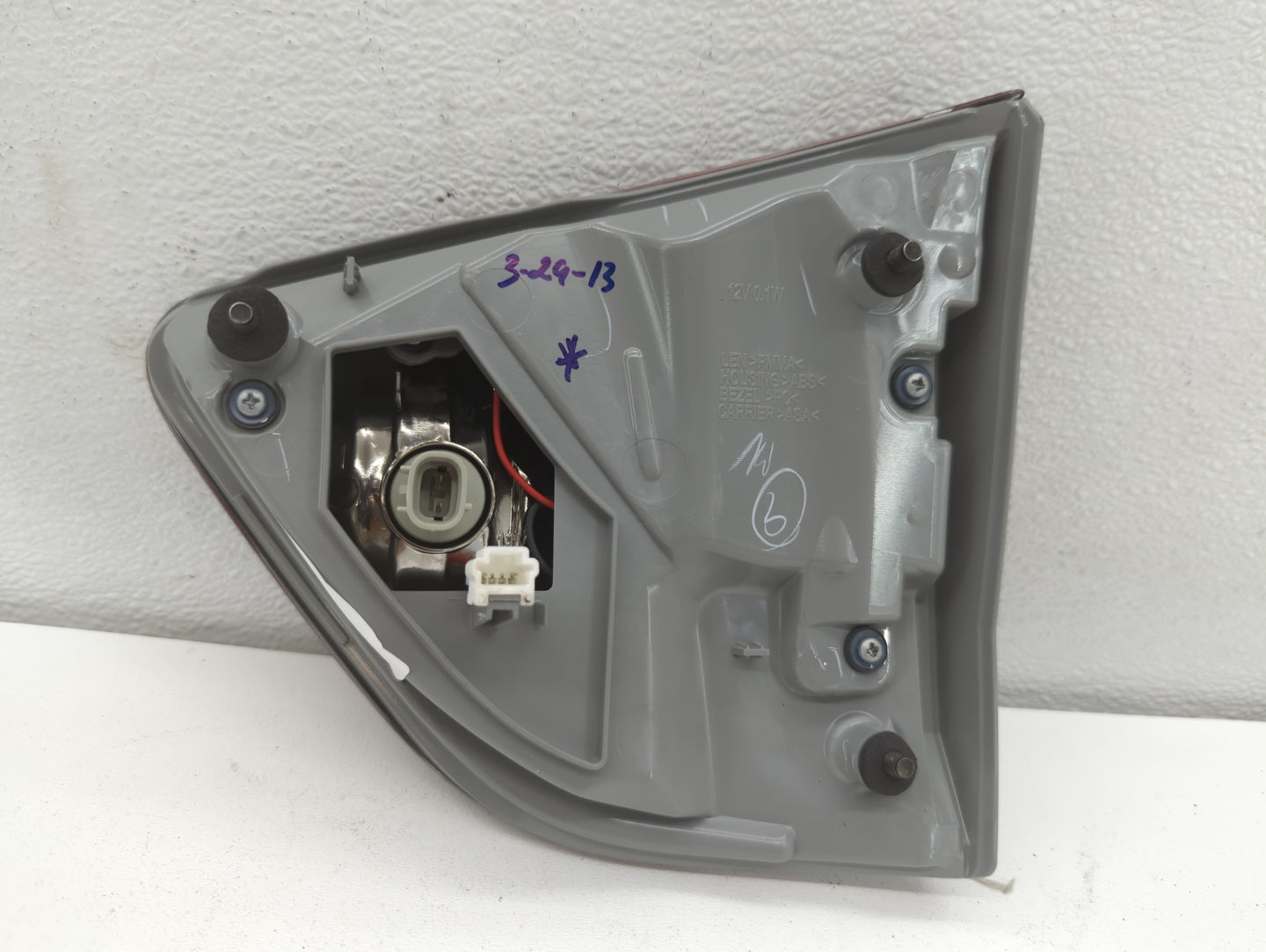 2009-2015 Nissan Rogue Tail Light Assembly Passenger Right OEM P/N:949 689 SAE R Fits Fits 2009 2010 2011 2012 2013 2014 201