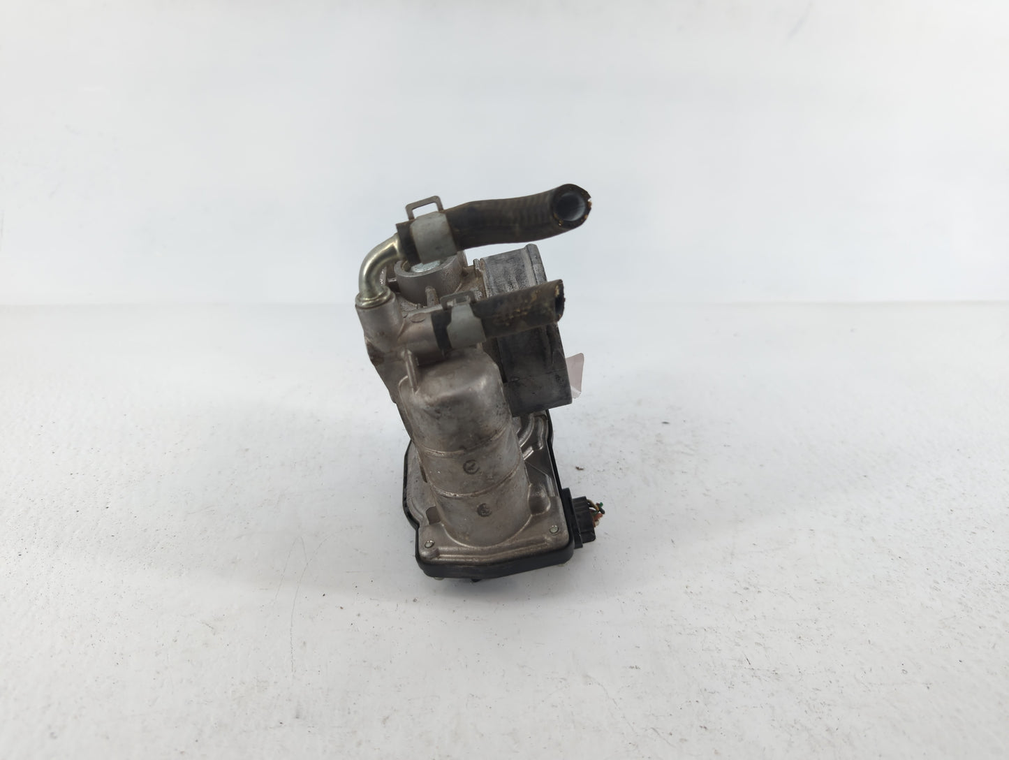 2011-2015 Nissan Rogue Throttle Body P/N:RME60-15 Fits Fits 2011 2012 2013 2014 2015 OEM Used Auto Parts - Oemusedautoparts1