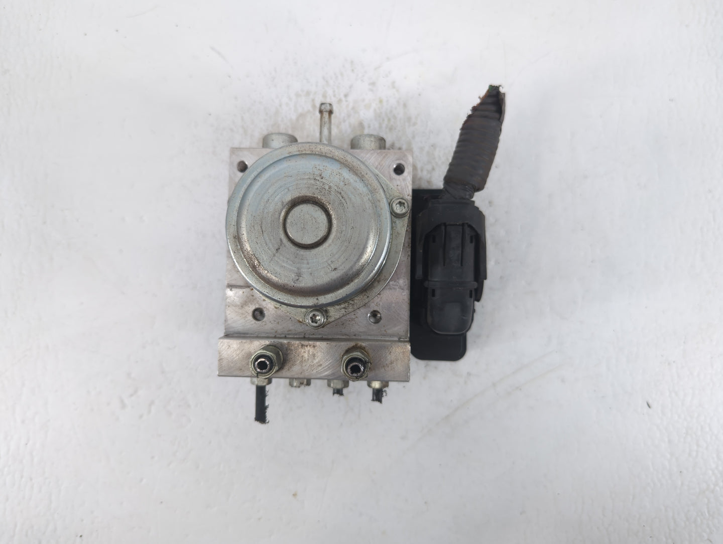2012-2015 Nissan Rogue ABS Pump Control Module Replacement P/N:47660 JM04A Fits Fits 2012 2013 2014 2015 OEM Used Auto Parts