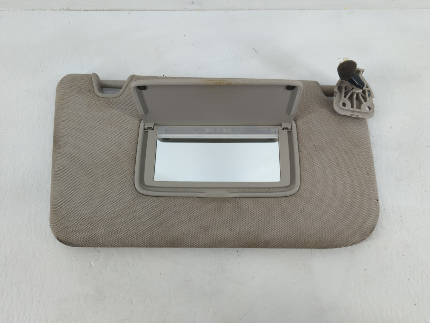 2014-2017 Nissan Rogue Sun Visor Shade Replacement Passenger Right Mirror Fits Fits 2014 2015 2016 2017 OEM Used Auto Parts 