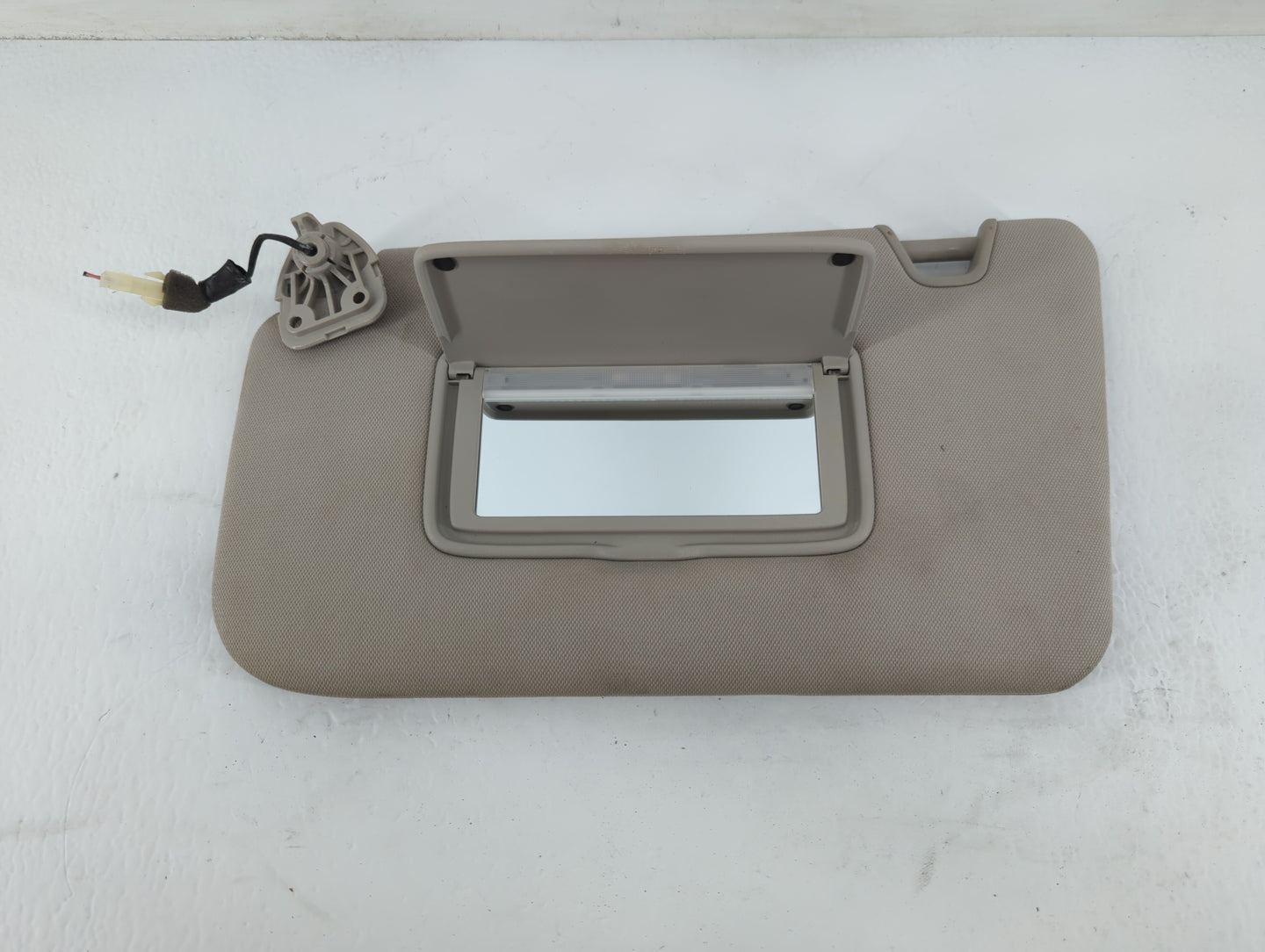 2014-2017 Nissan Rogue Sun Visor Shade Replacement Passenger Right Mirror Fits Fits 2014 2015 2016 2017 OEM Used Auto Parts 