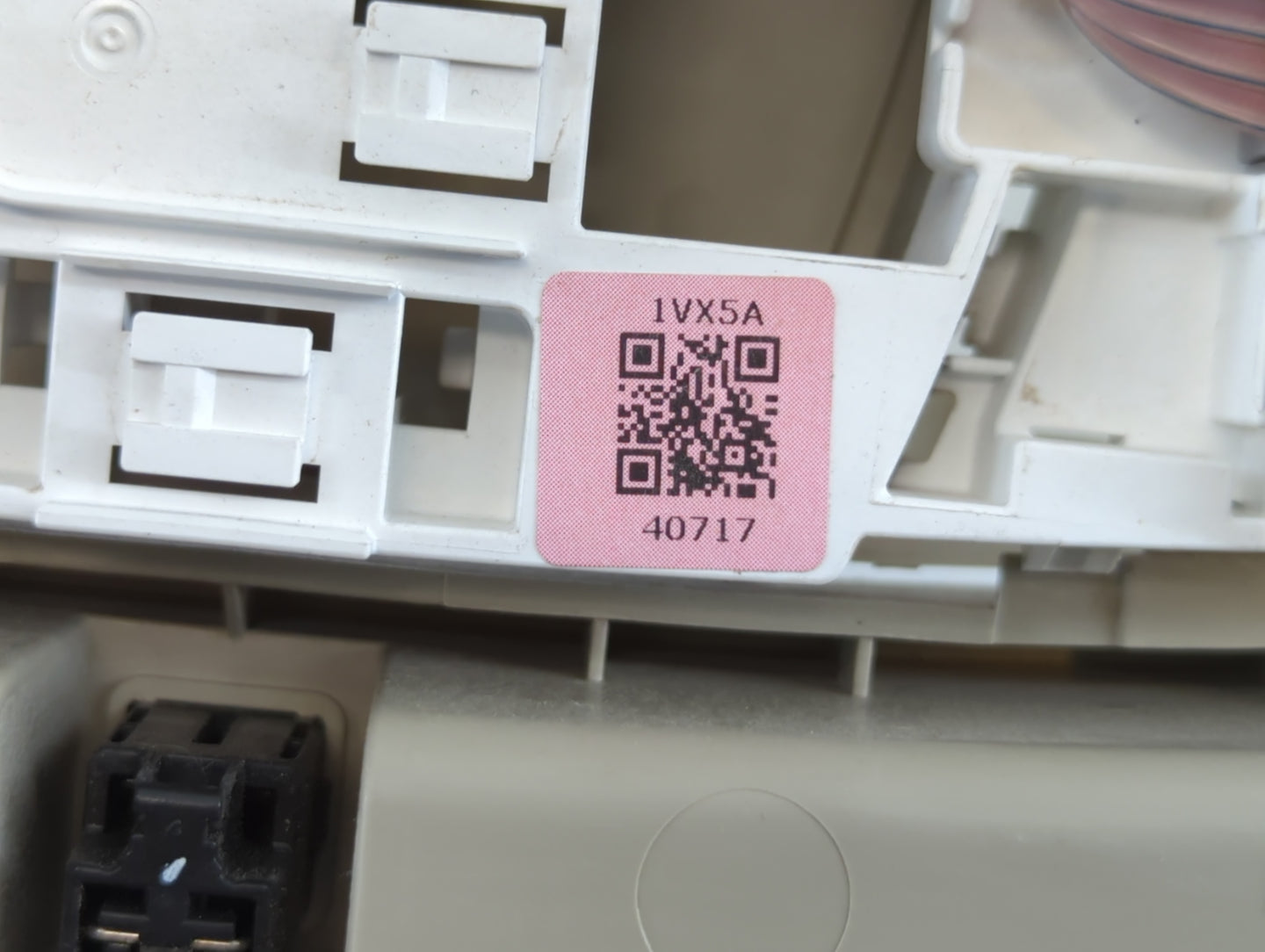 2014 Nissan Rogue Overhead Roof Console - Oemusedautoparts1.com
