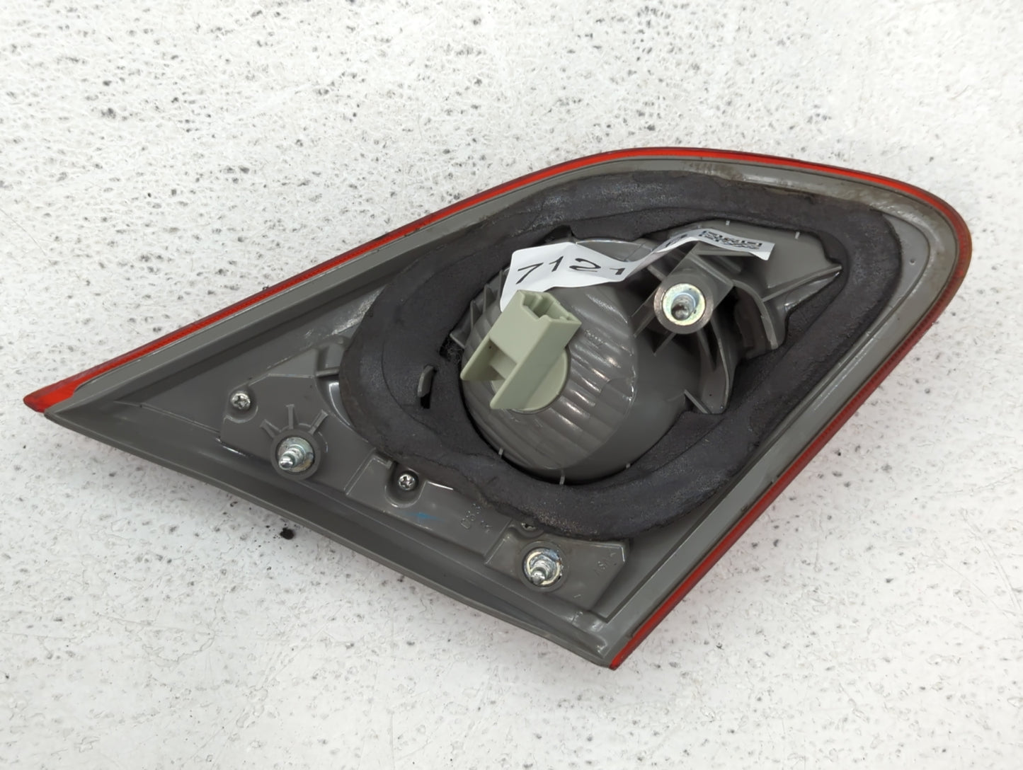 2009-2015 Nissan Rogue Tail Light Assembly Passenger Right OEM P/N:949 689 SAE R Fits Fits 2009 2010 2011 2012 2013 2014 201