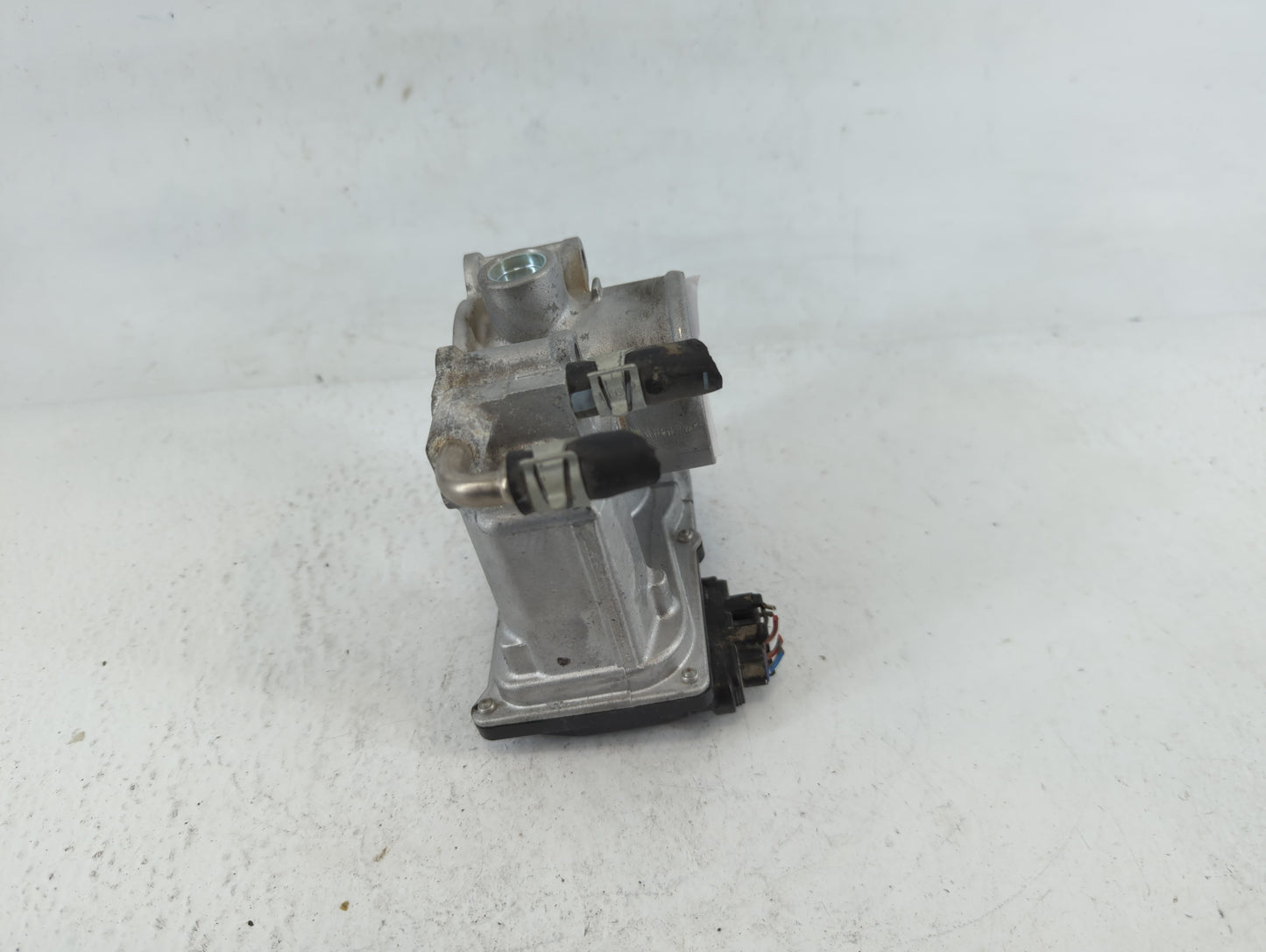 2014-2020 Nissan Rogue Throttle Body Fits Fits 2013 2014 2015 2016 2017 2018 2019 2020 OEM Used Auto Parts - Oemusedautopart