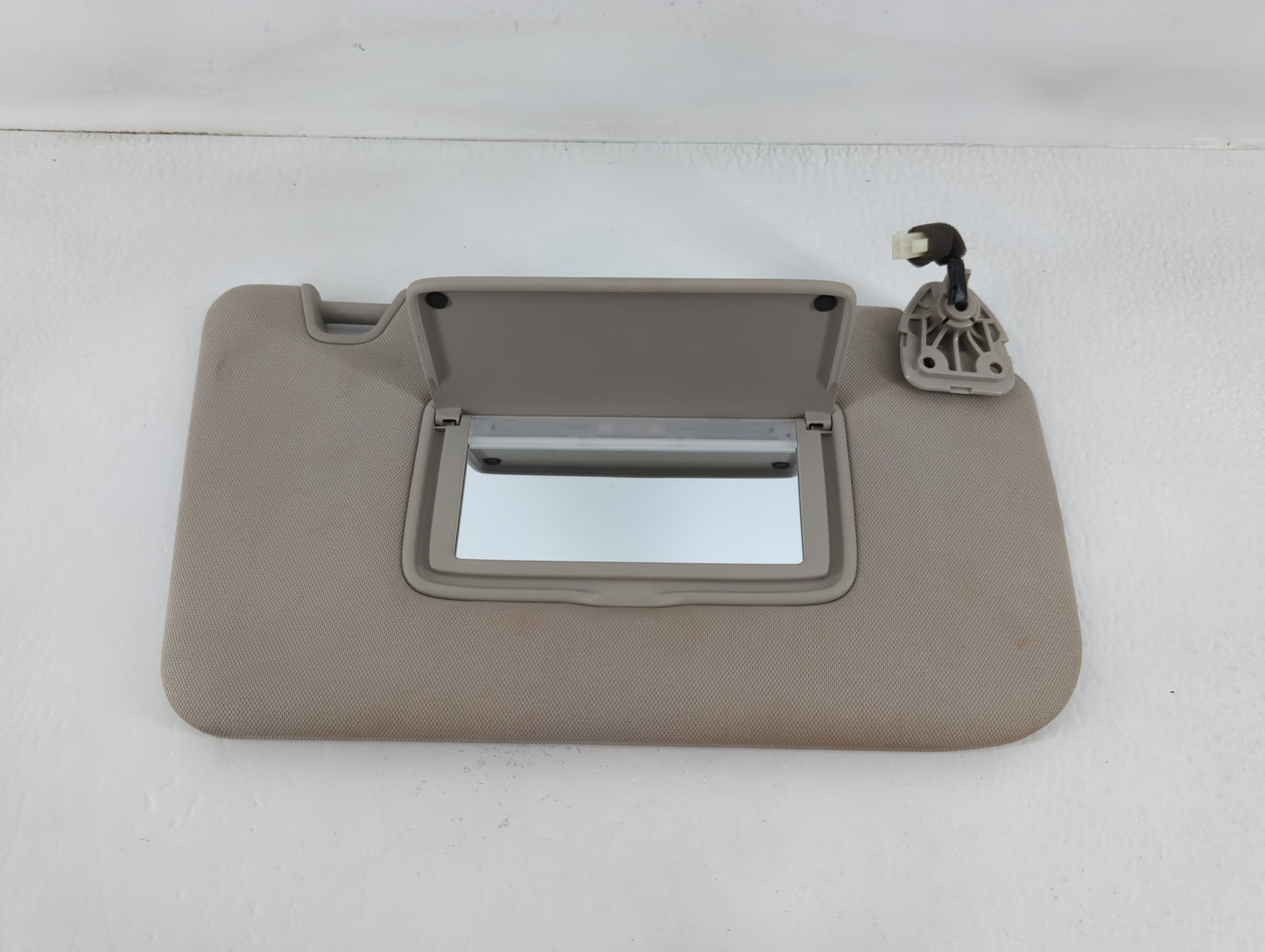 2014-2017 Nissan Rogue Sun Visor Shade Replacement Passenger Right Mirror Fits Fits 2014 2015 2016 2017 OEM Used Auto Parts 