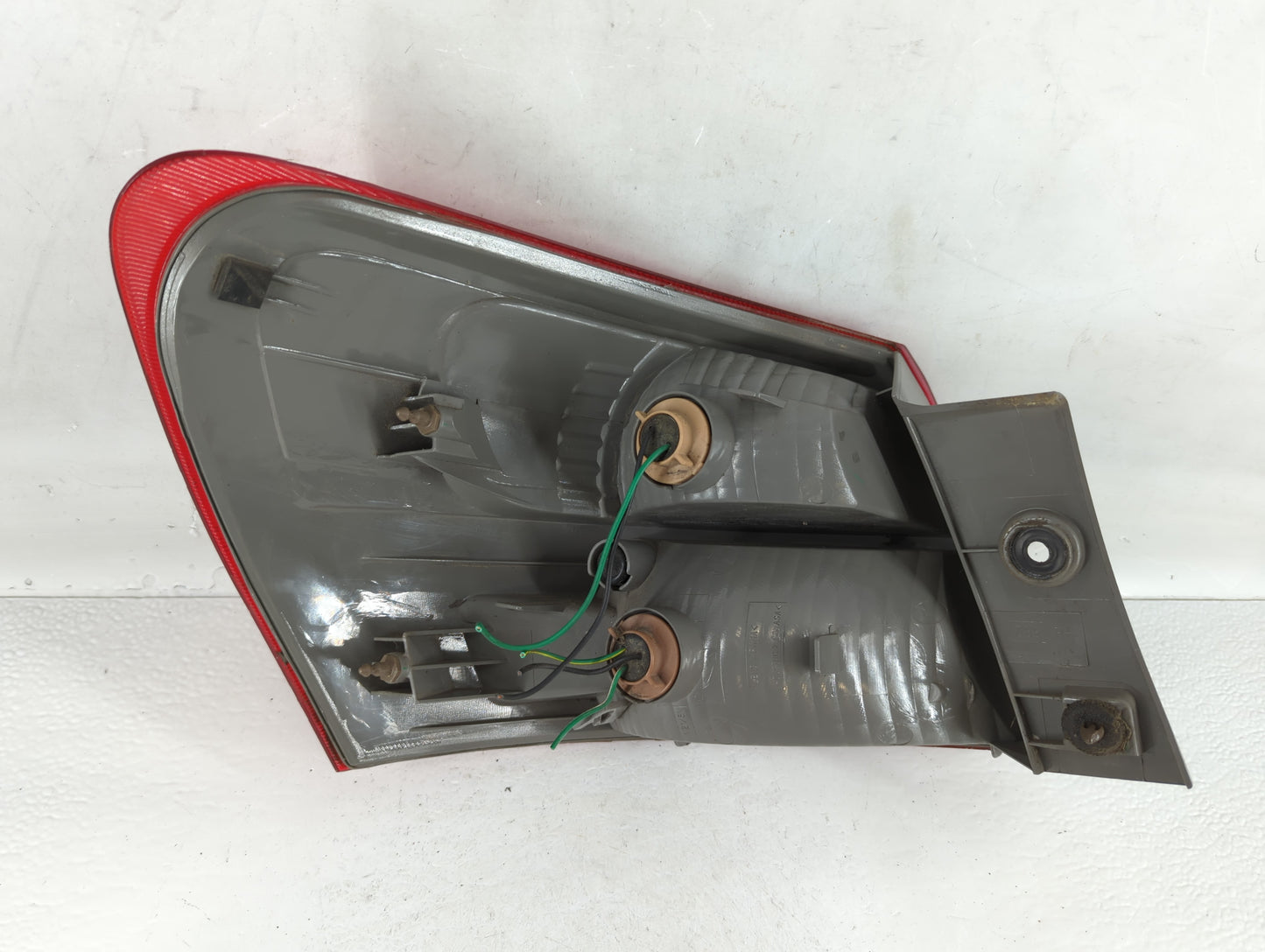 2008-2015 Nissan Rogue Tail Light Assembly Passenger Right OEM Fits Fits 2008 2009 2010 2011 2012 2013 2014 2015 OEM Used Au