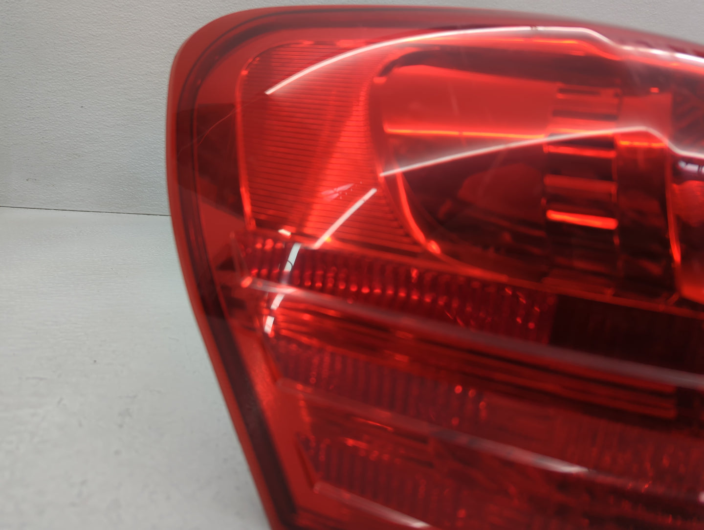 2008-2015 Nissan Rogue Tail Light Assembly Driver Left OEM Fits Fits 2008 2009 2010 2011 2012 2013 2014 2015 OEM Used Auto P