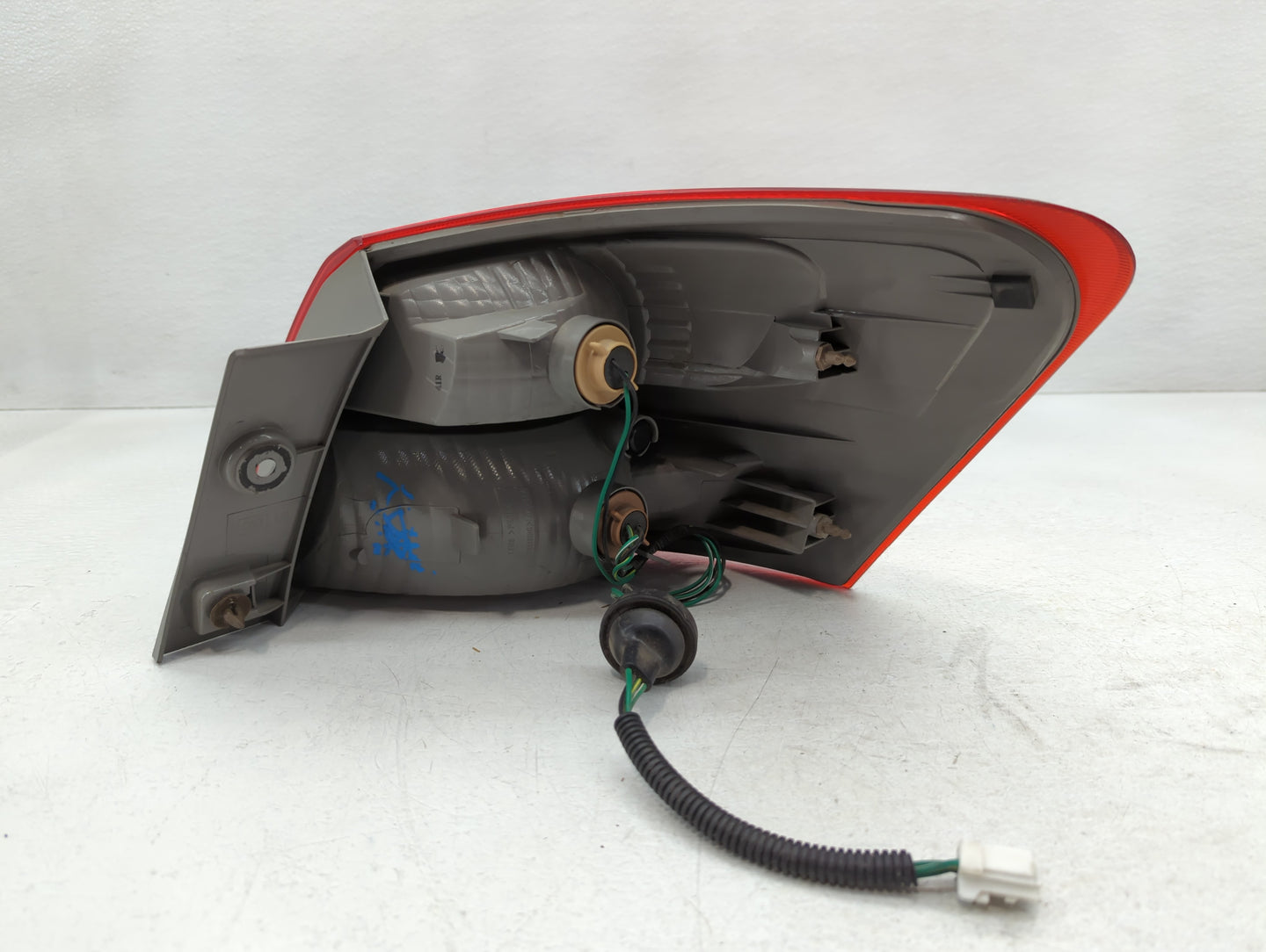 2008-2015 Nissan Rogue Tail Light Assembly Driver Left OEM Fits Fits 2008 2009 2010 2011 2012 2013 2014 2015 OEM Used Auto P