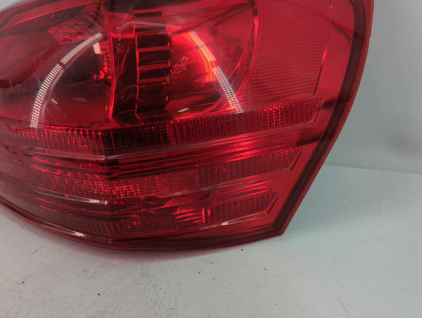 2008-2015 Nissan Rogue Tail Light Assembly Passenger Right OEM Fits Fits 2008 2009 2010 2011 2012 2013 2014 2015 OEM Used Au