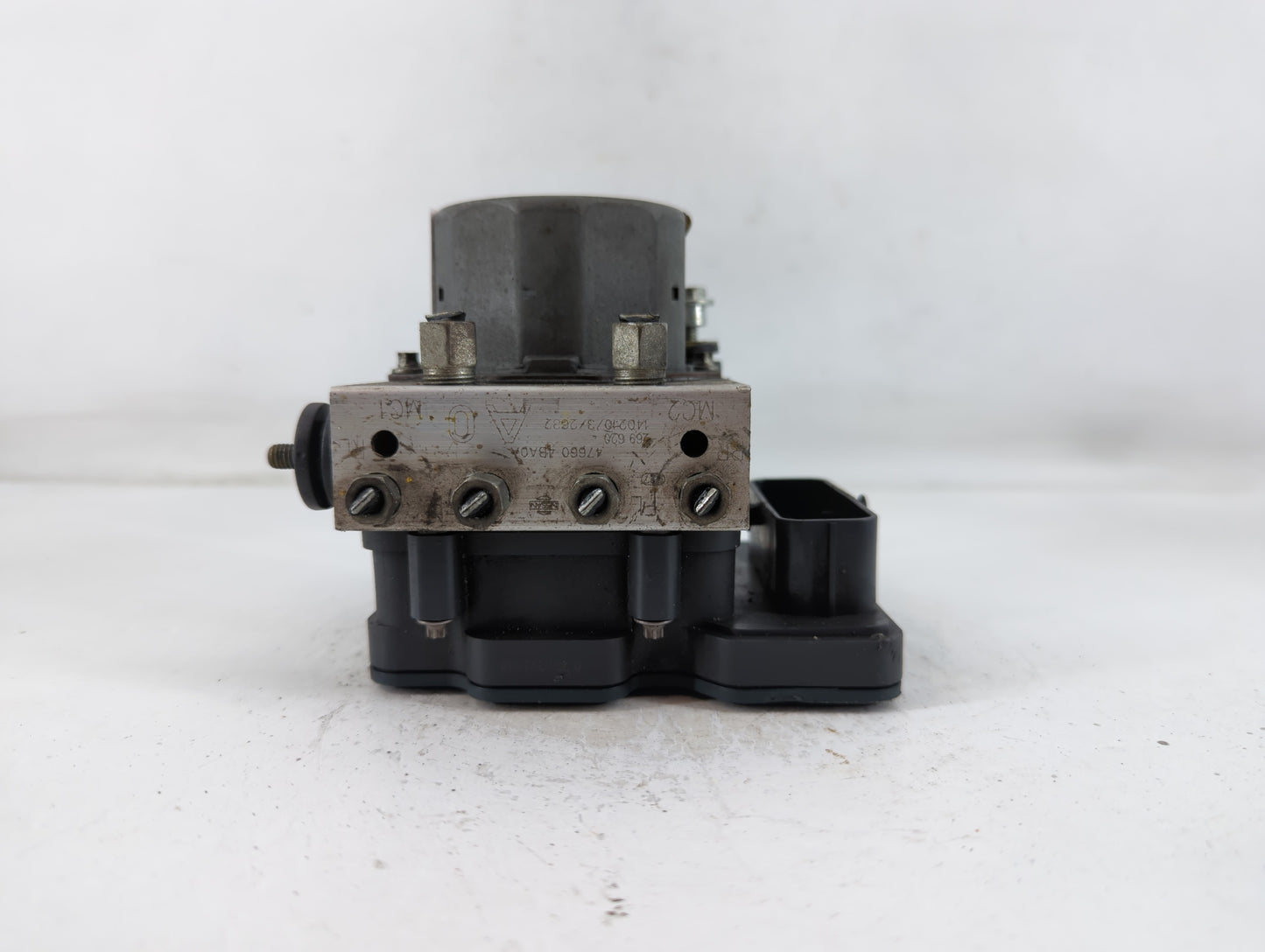 2014-2015 Nissan Rogue ABS Pump Control Module Replacement P/N:47660 4BA0A Fits Fits 2014 2015 OEM Used Auto Parts - Oemused