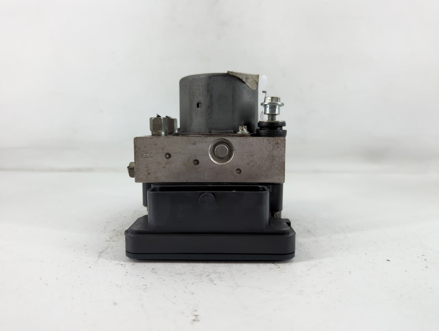 2014-2015 Nissan Rogue ABS Pump Control Module Replacement P/N:47660 4BA0A Fits Fits 2014 2015 OEM Used Auto Parts - Oemused