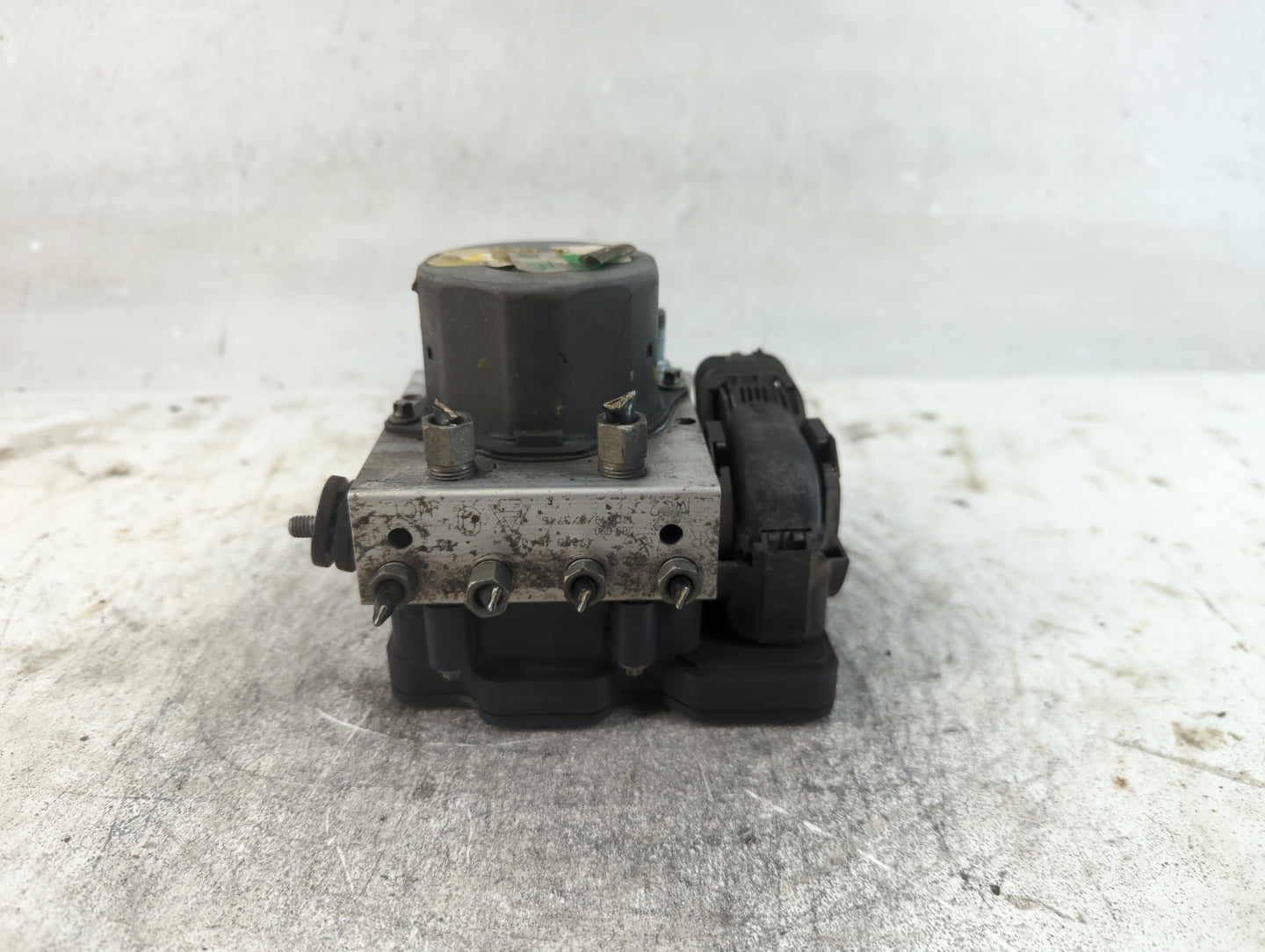 2014-2015 Nissan Rogue ABS Pump Control Module Replacement P/N:47660 4BA0A Fits Fits 2014 2015 OEM Used Auto Parts - Oemused