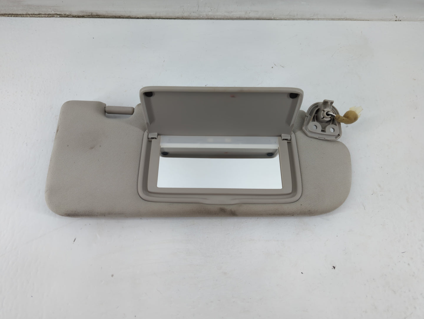 2014-2017 Nissan Rogue Sun Visor Shade Replacement Passenger Right Mirror Fits Fits 2014 2015 2016 2017 OEM Used Auto Parts 
