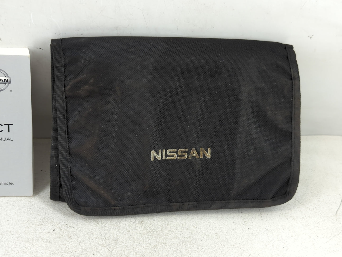 2014 Nissan Rogue Select Owners Manual Book Guide P/N:OM14E00S35U0 OEM Used Auto Parts - Oemusedautoparts1.com