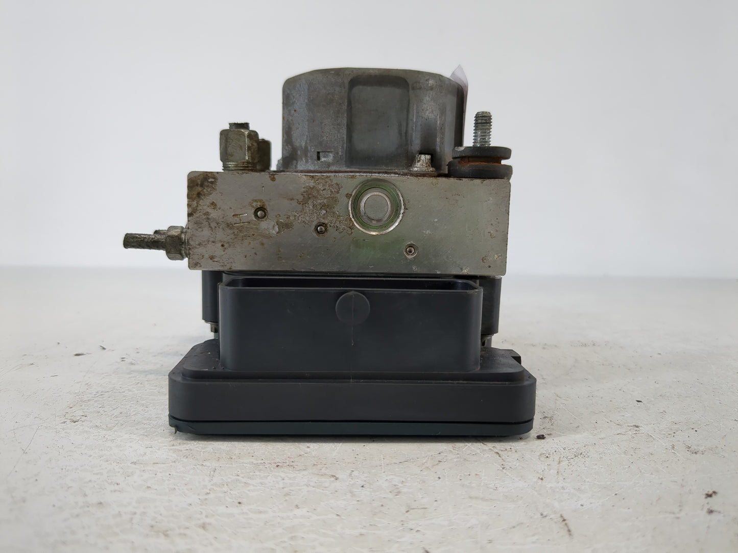 2014-2015 Nissan Sentra ABS Pump Control Module Replacement P/N:A000 431 37 00 Fits Fits 2014 2015 OEM Used Auto Parts - Oem