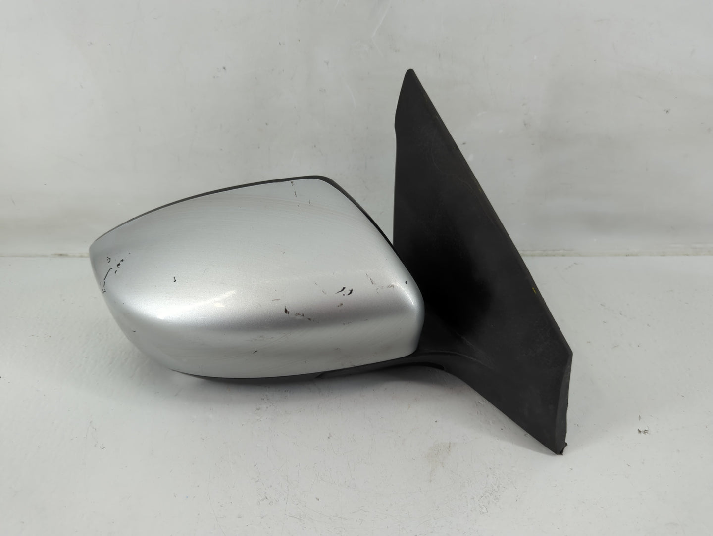 2013-2015 Nissan Sentra Passenger Side View Mirror - Right Door Mirror OEM Used - Oemusedautoparts1.com