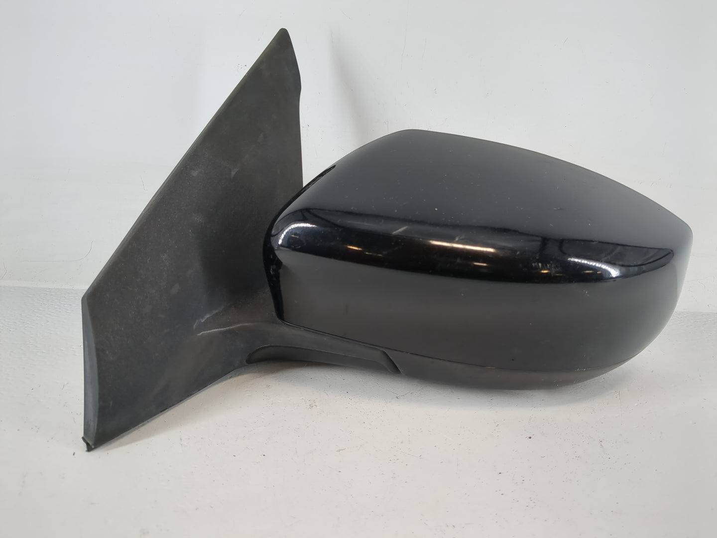 2013-2015 Nissan Sentra Driver Side View Mirror - Left Door Mirror OEM Used - Oemusedautoparts1.com