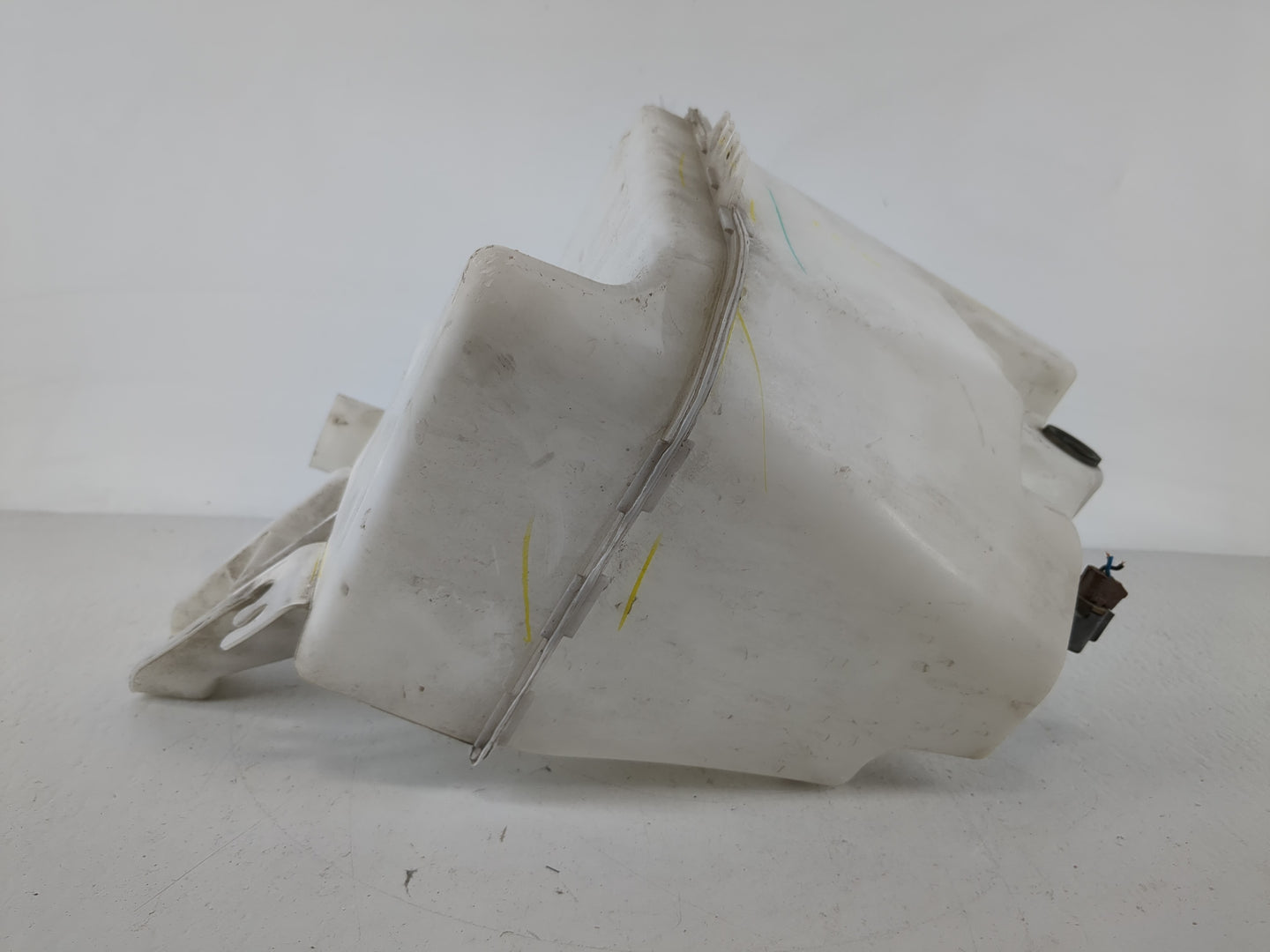 2013-2015 Nissan Sentra Windshield Washer Fluid Reservoir Bottle Oem - Oemusedautoparts1.com