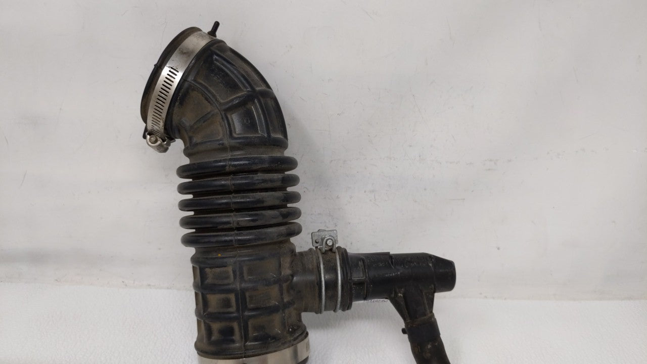 2014 Nissan Sentra Air Cleaner Intake Duct Hose Tube 118127 - Oemusedautoparts1.com