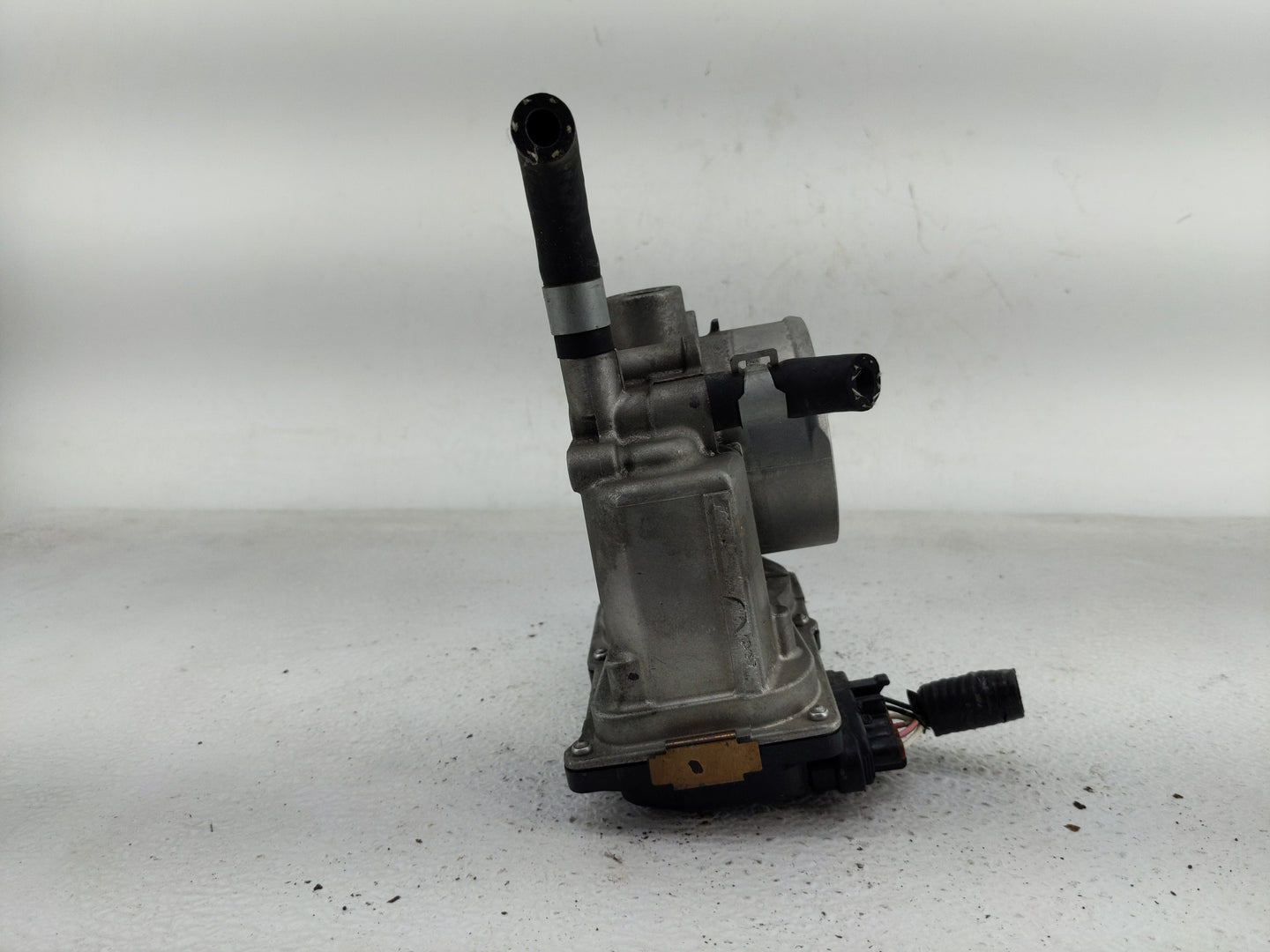 2013-2019 Nissan Sentra Throttle Body P/N:3RA60-01 A Fits Fits 2013 2014 2015 2016 2017 2018 2019 OEM Used Auto Parts - Oemu