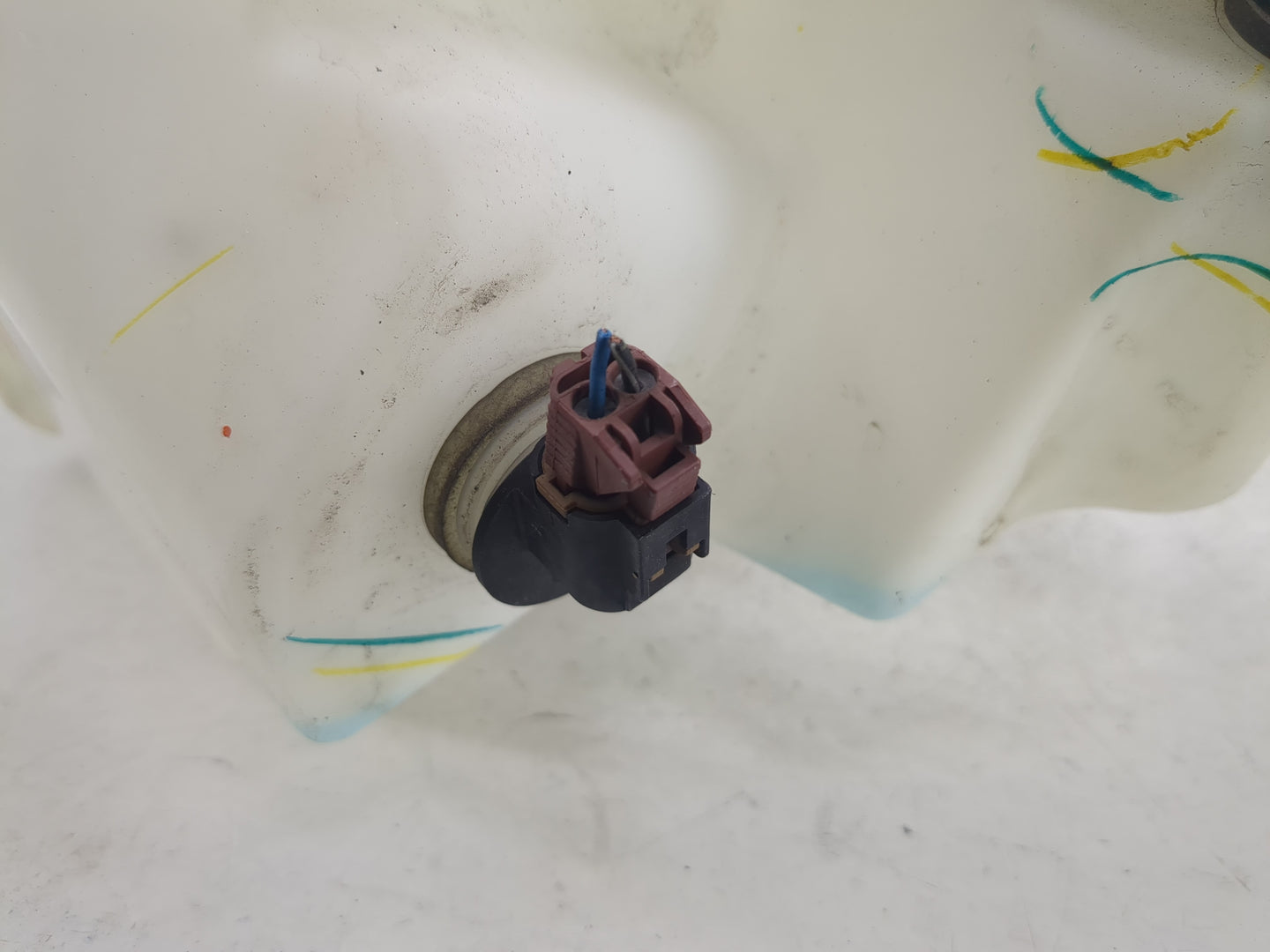 2013-2015 Nissan Sentra Windshield Washer Fluid Reservoir Bottle Oem - Oemusedautoparts1.com