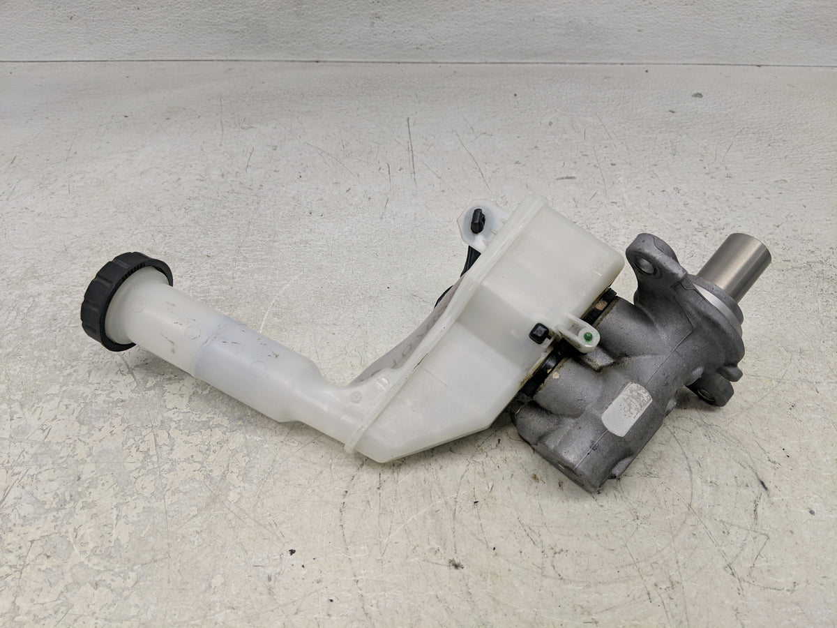 2013-2019 Nissan Sentra Brake Master Cylinder 1310782 - Oemusedautoparts1.com