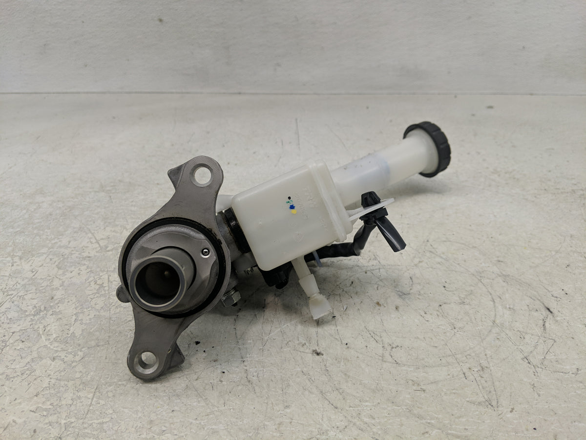 2013-2019 Nissan Sentra Brake Master Cylinder 1310782 - Oemusedautoparts1.com