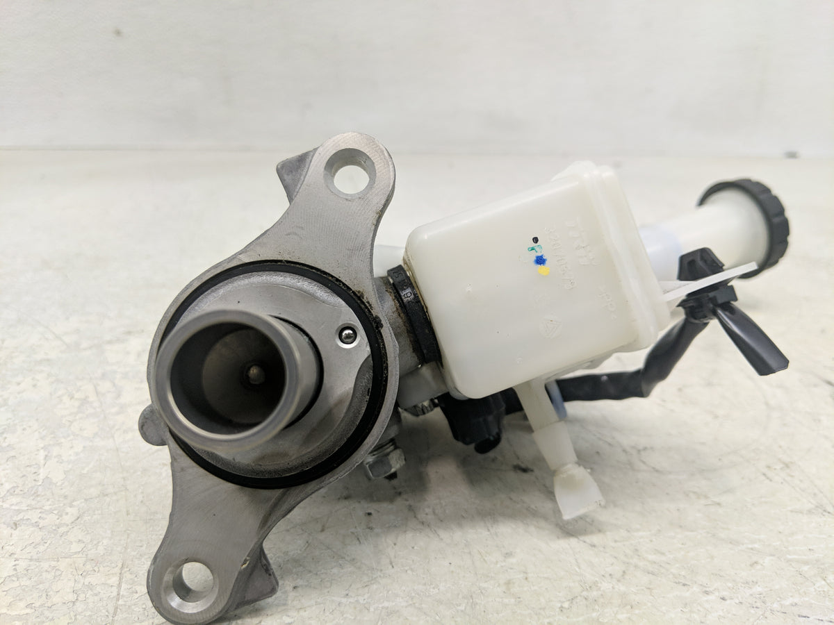 2013-2019 Nissan Sentra Brake Master Cylinder 1310782 - Oemusedautoparts1.com