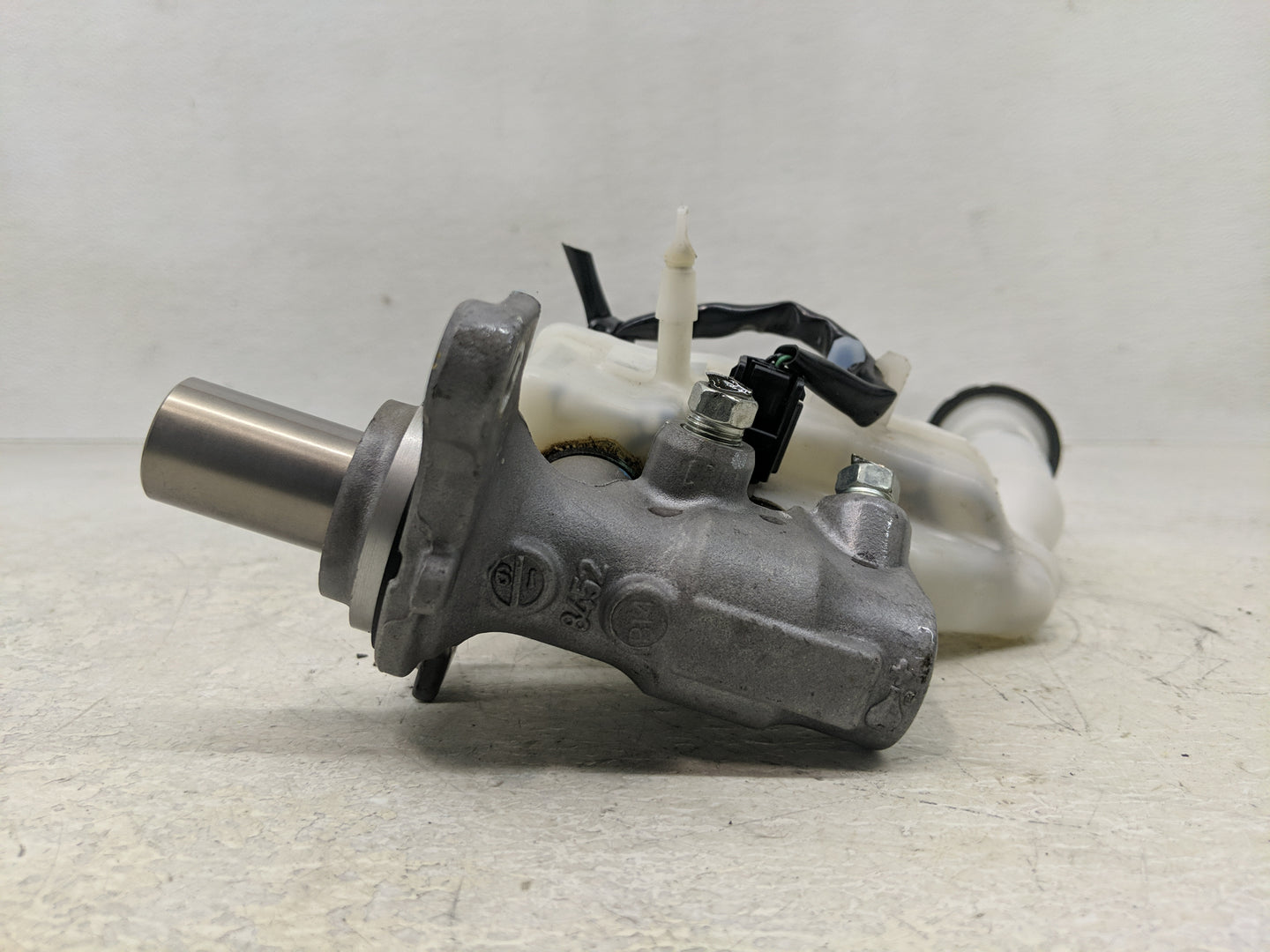 2013-2019 Nissan Sentra Brake Master Cylinder - Oemusedautoparts1.com